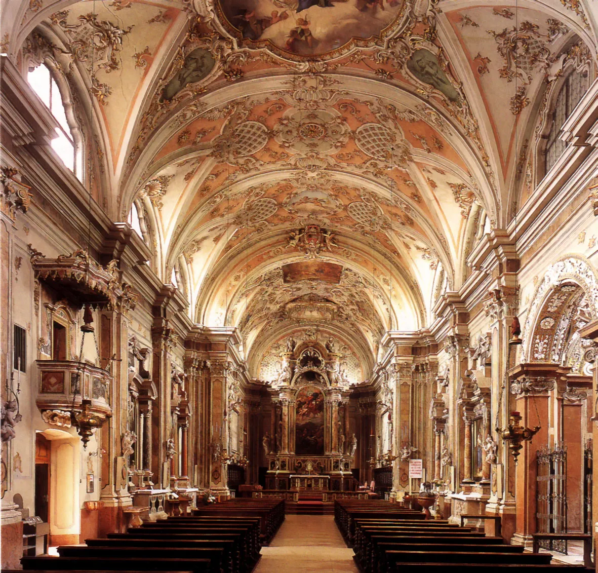 Photo showing: Villa Lagarina, interno della Pieve di santa Maria Assunta