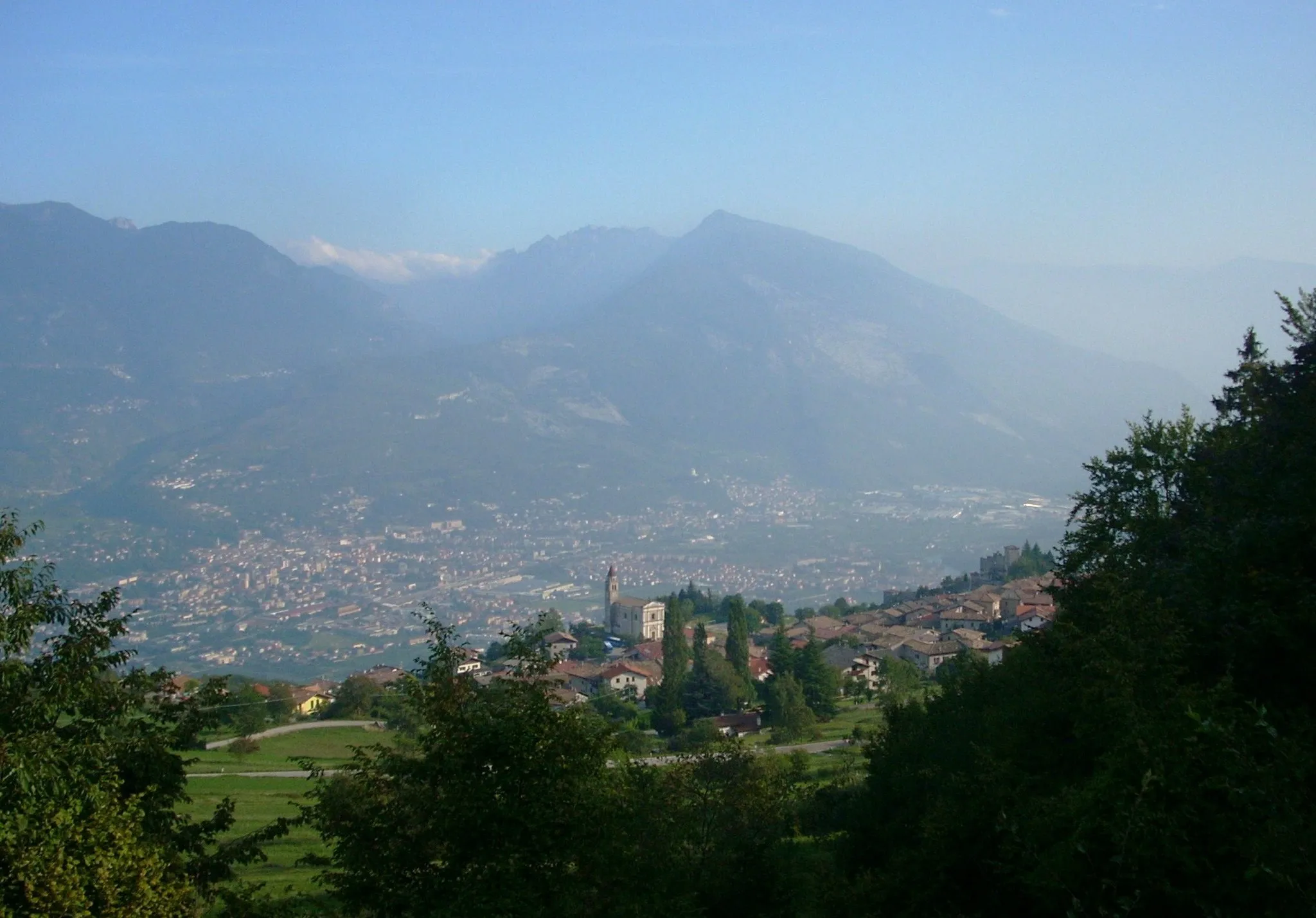 Photo showing: View of Castellano (Villa Lagarina, Province of Trento, Italy)