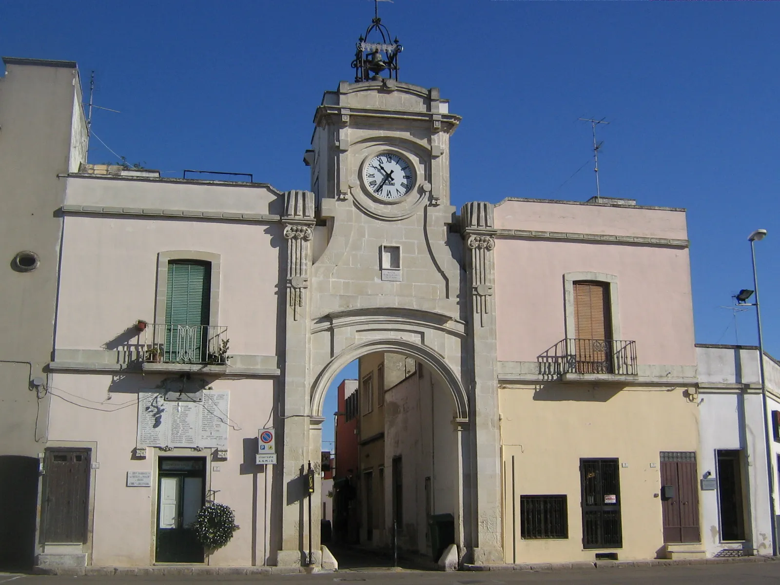 Photo showing: Collepasso Torre dell'Orologio