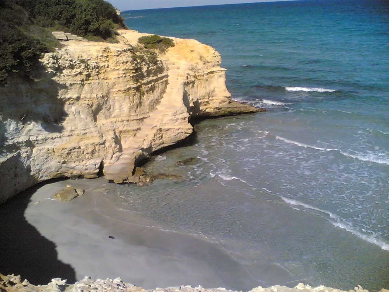 Photo showing: Conca Specchiulla's beach. It is a bathing locality belonging to the district of Otranto, in the Province of Lecce - Apulia (Italy)