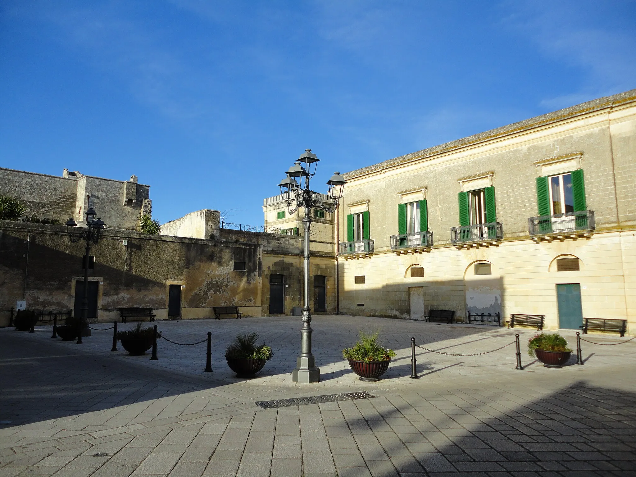Photo showing: Palazzo Galati e torrione Surano, Lecce