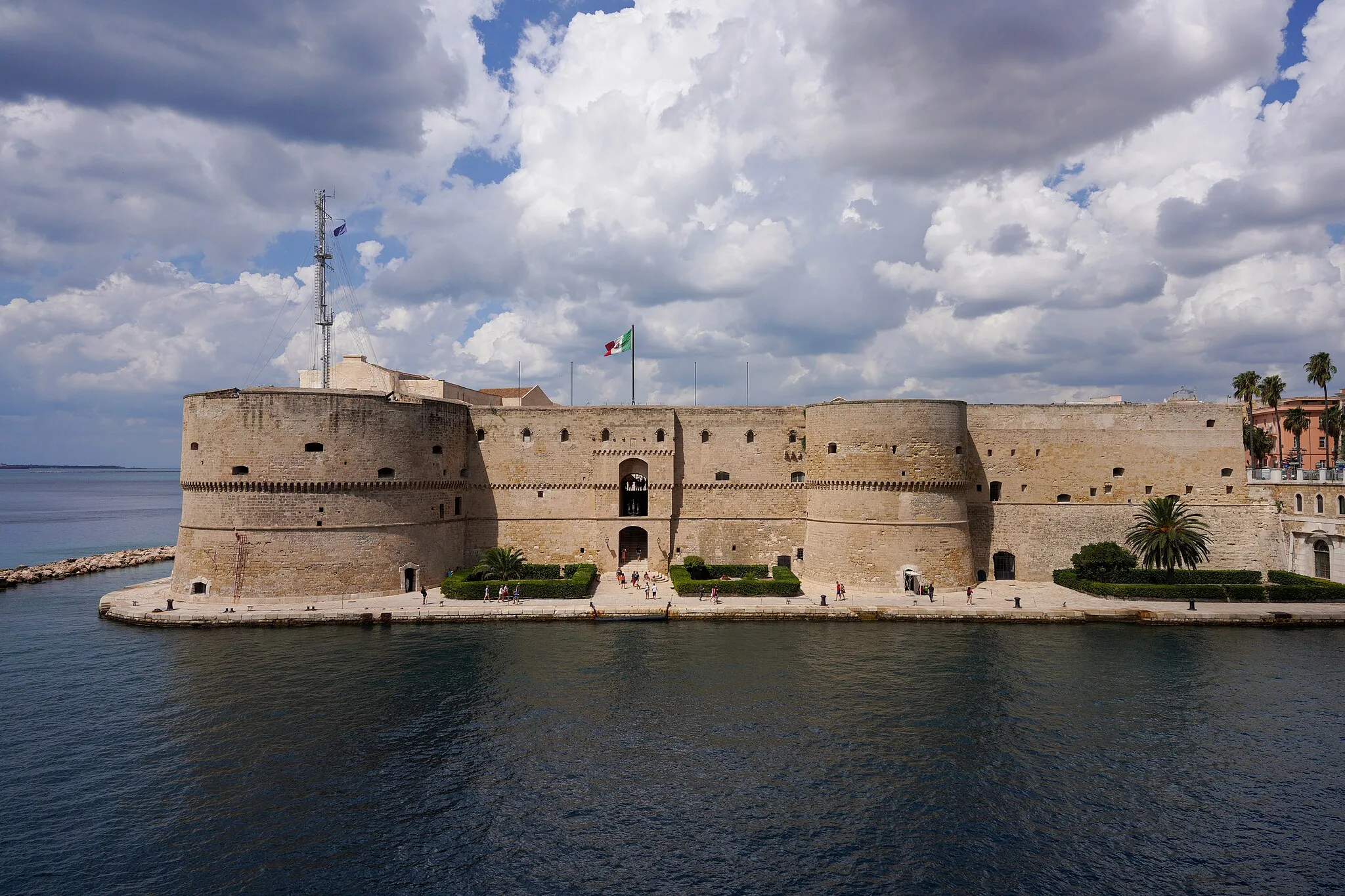Photo showing: Aragonese Castle ~ Taranto