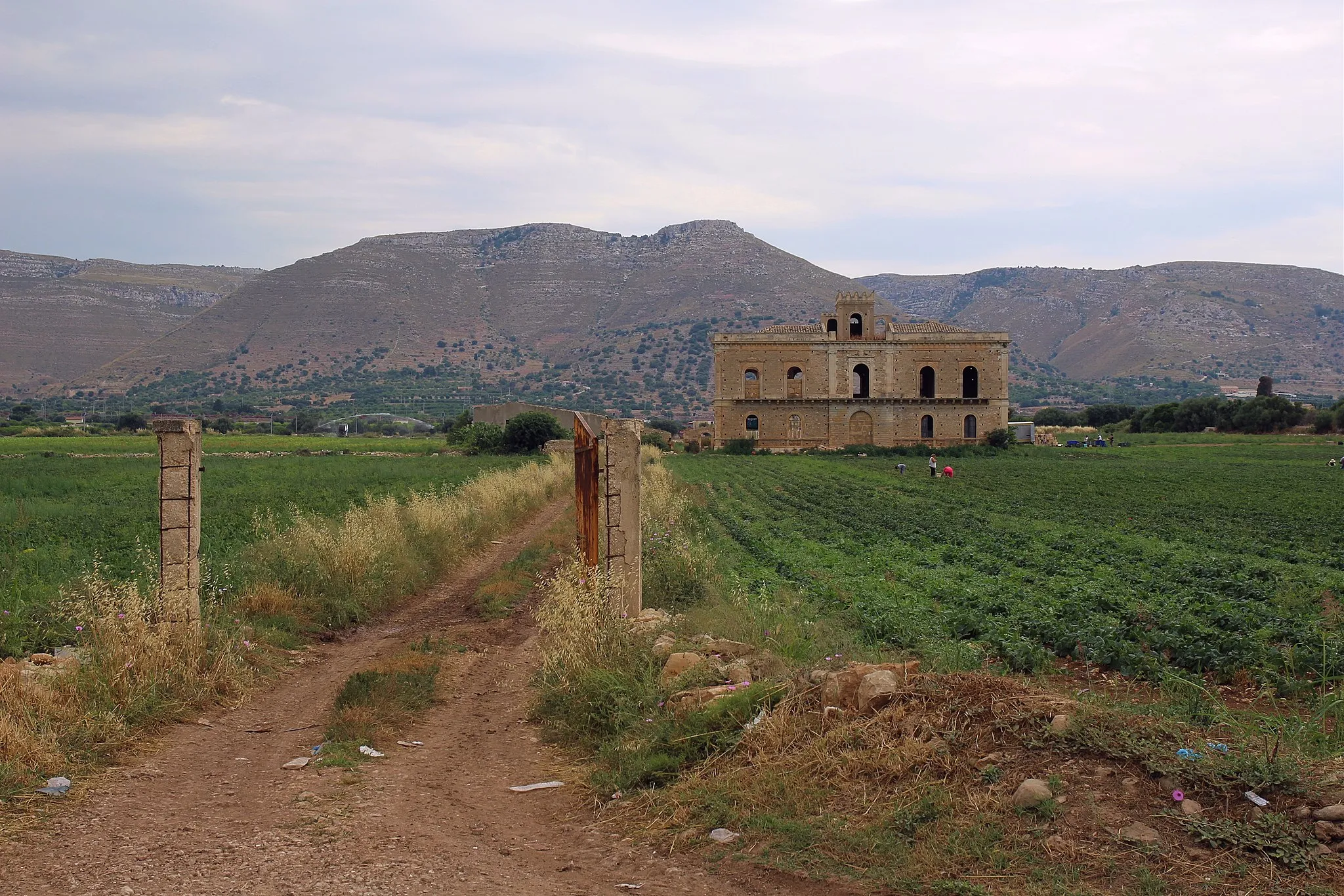 Photo showing: Villa antica nei pressi dell'ospedale di Avola (uscita Cassibile)