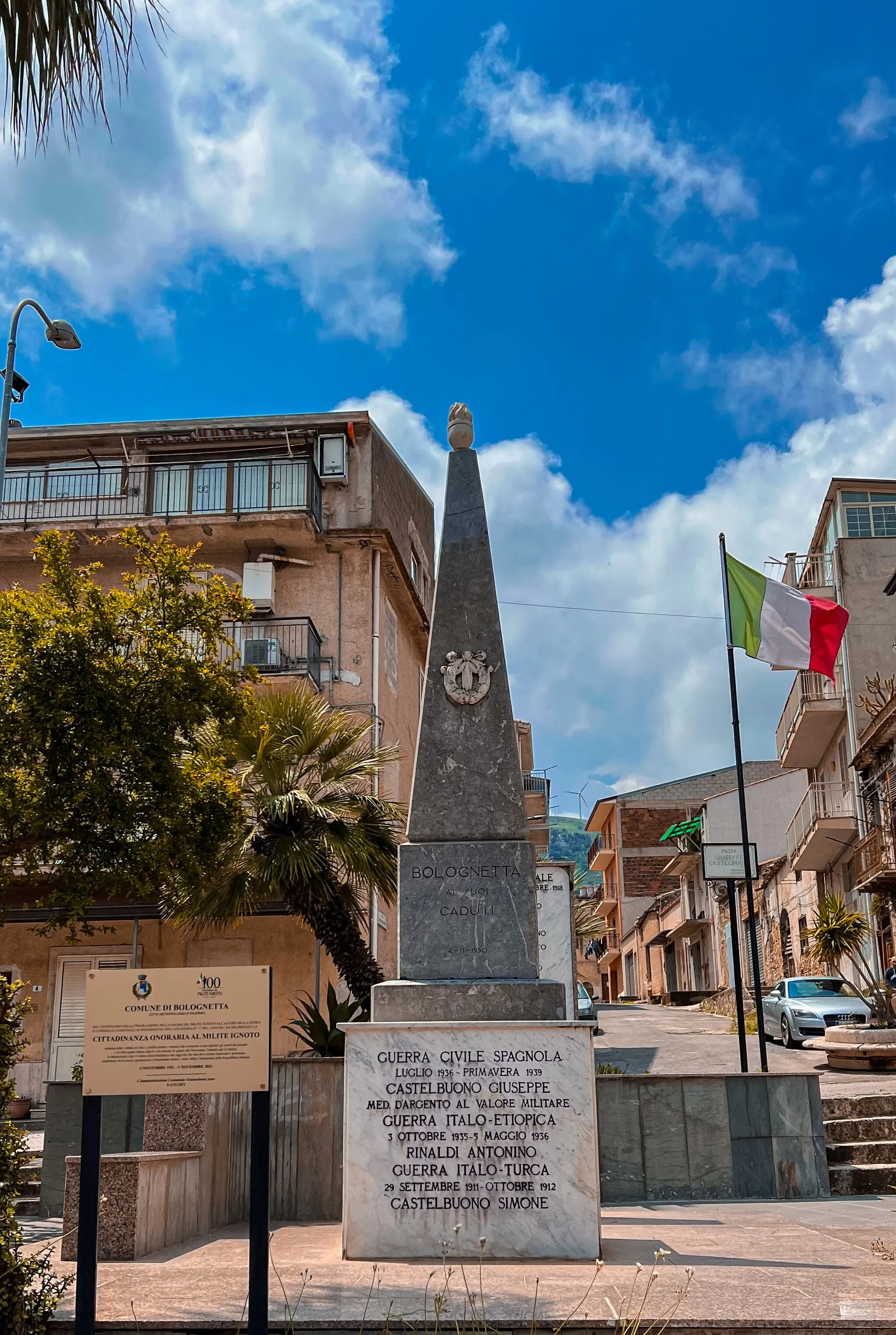 Photo showing: Monumento ai Caduti