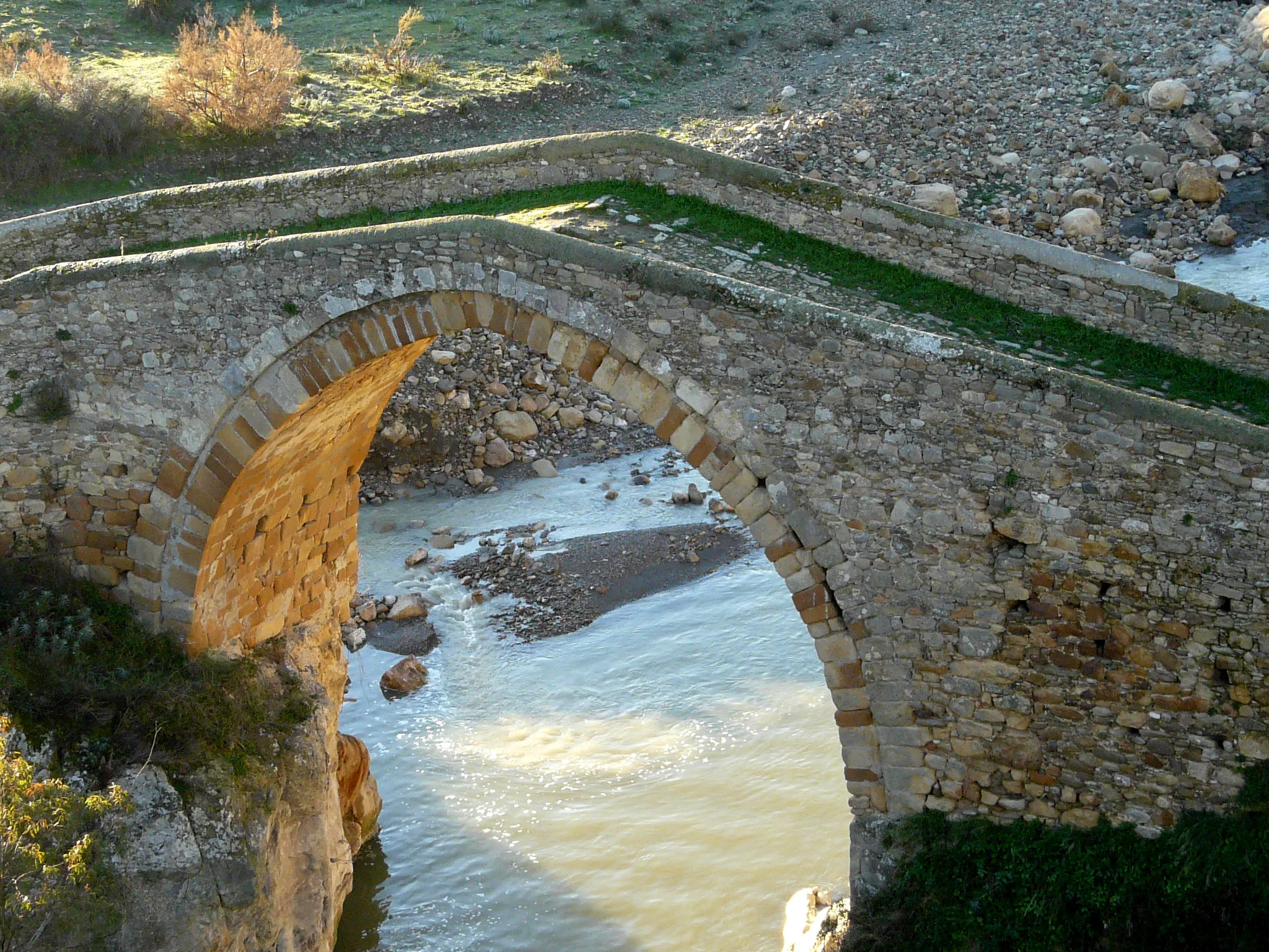 Photo showing: Cerami - Ponte (medioevale) di Cicerone sul fiume Cerami