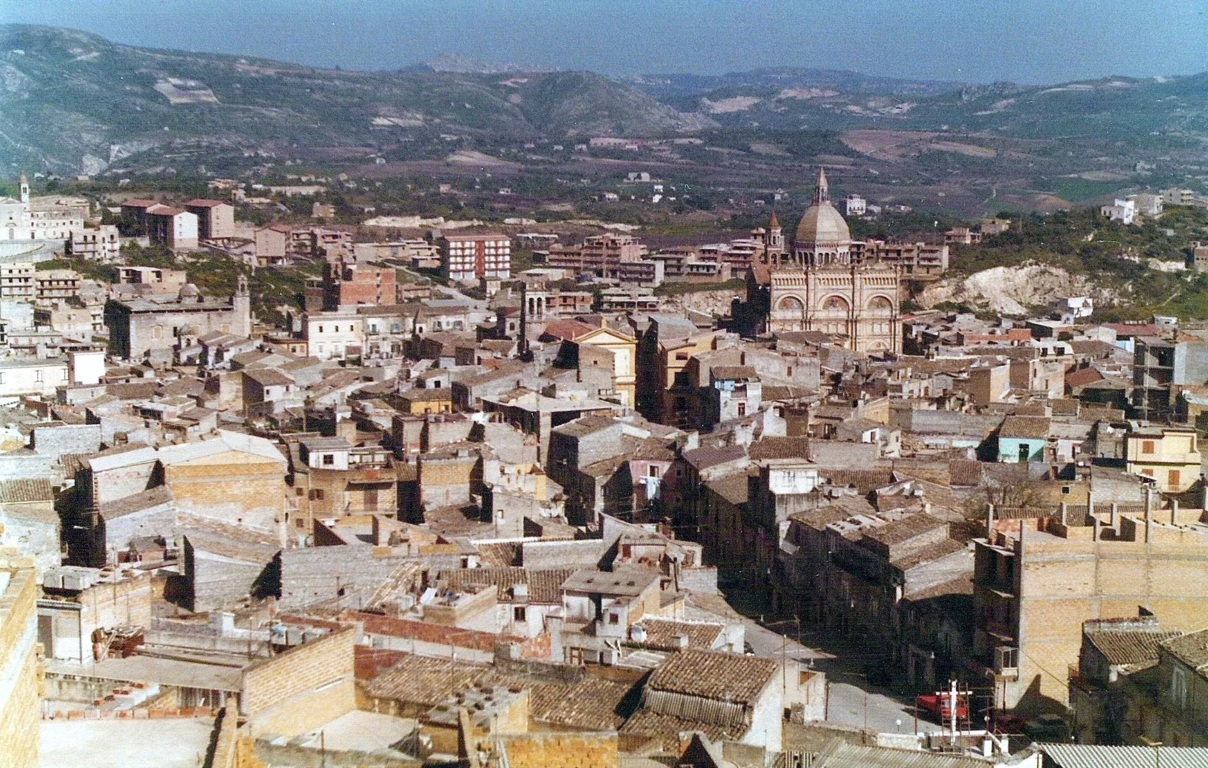 Photo showing: Panorama di Favara, 1982.