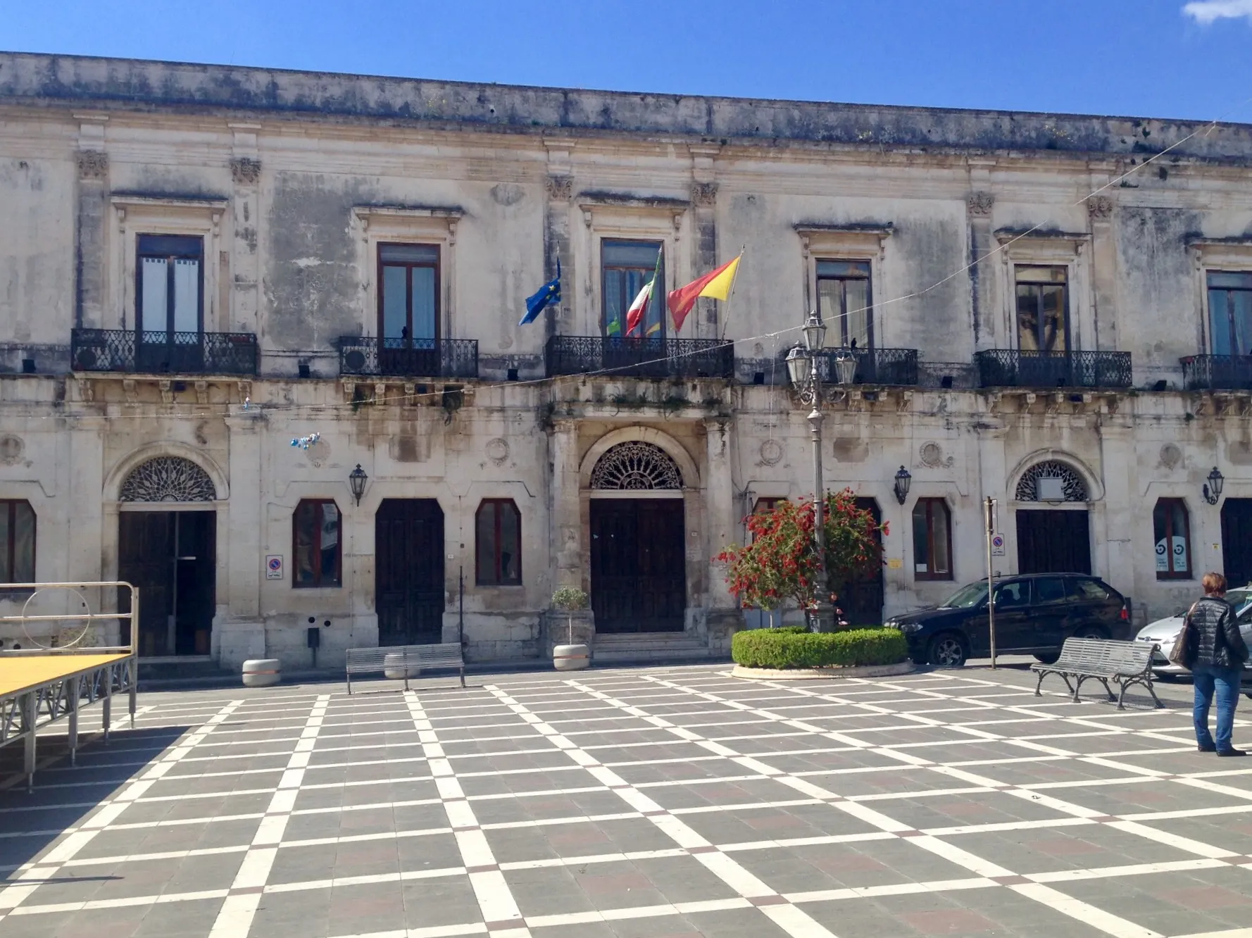 Photo showing: In piazza Umberto I