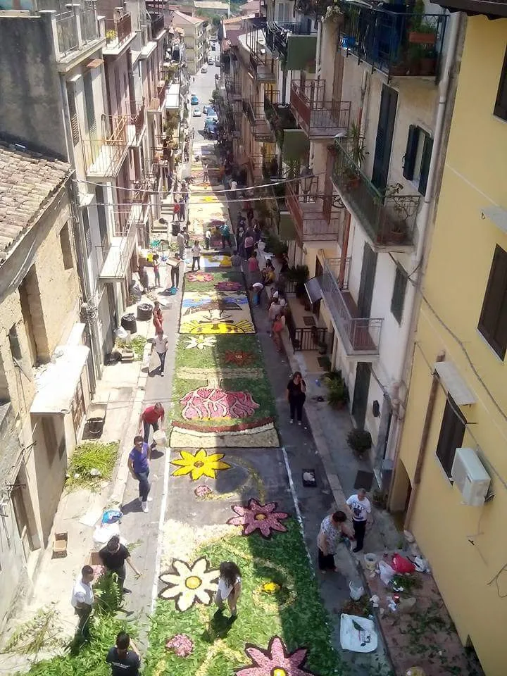 Photo showing: Infiorata a Giardinello (PA) - Festa del Corpus Domini