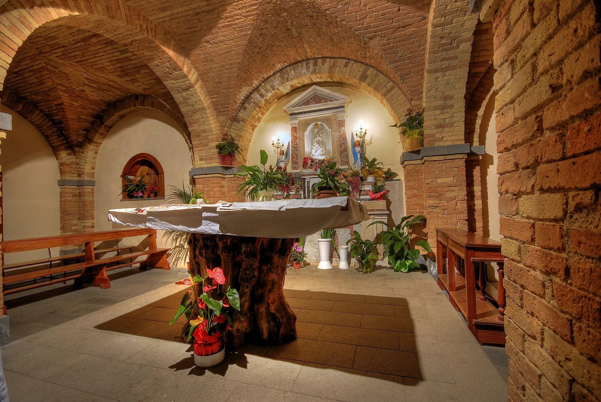 Photo showing: L'altare della chiesa di Dinnammare