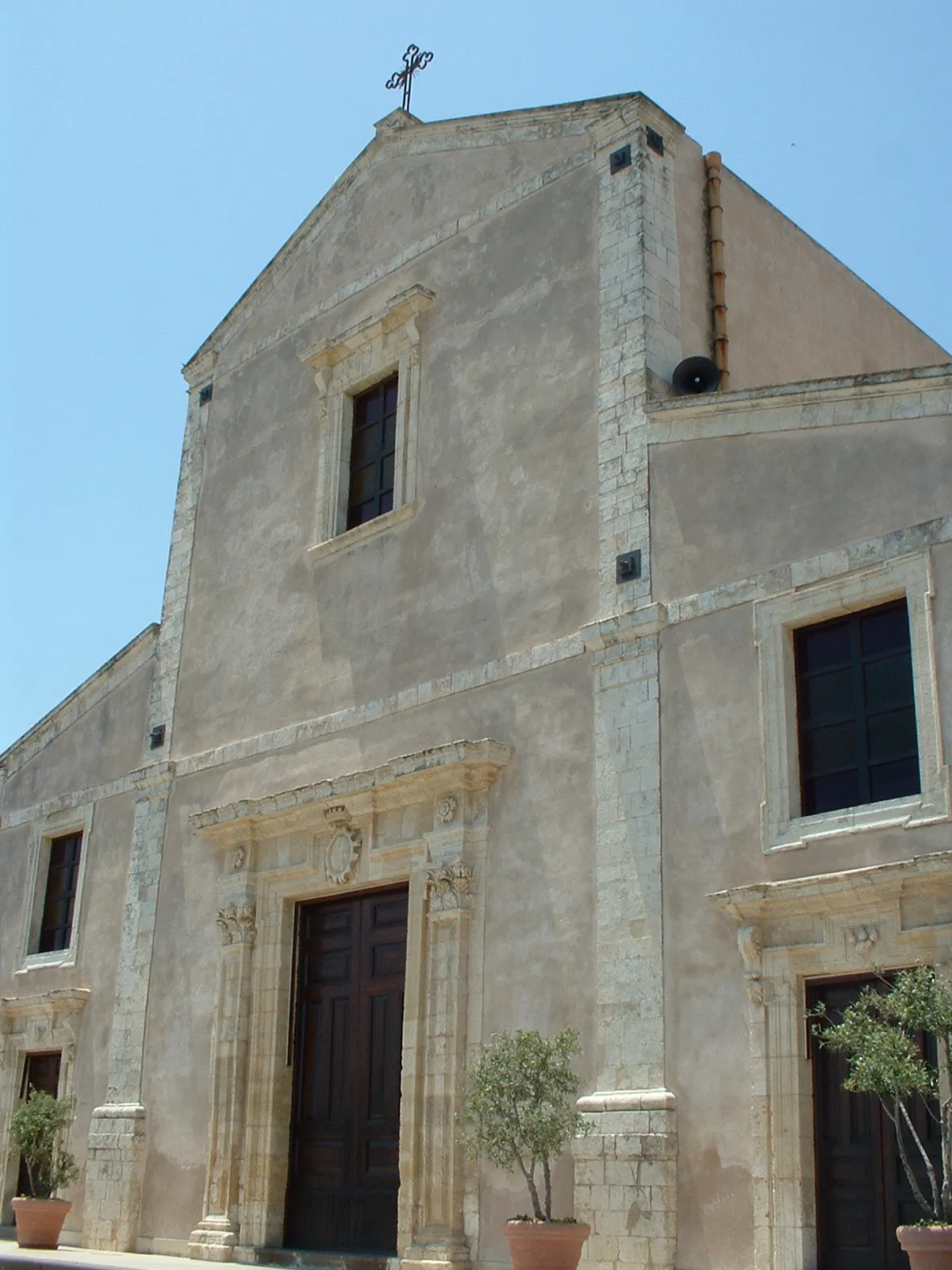 Photo showing: Facade of Saint Nicholas Church in Melilli, Sicily, Italy