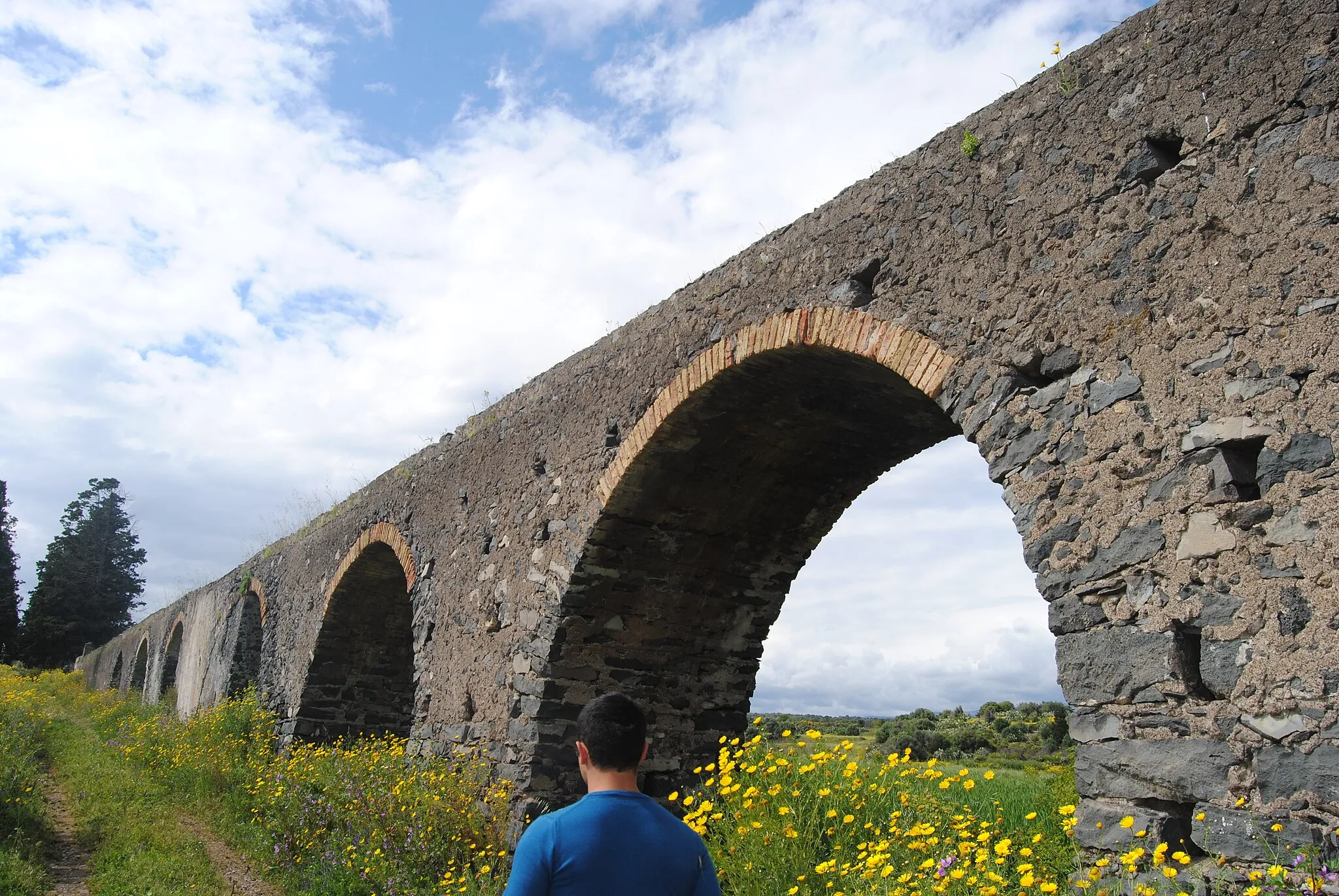 Photo showing: roman aqueduct