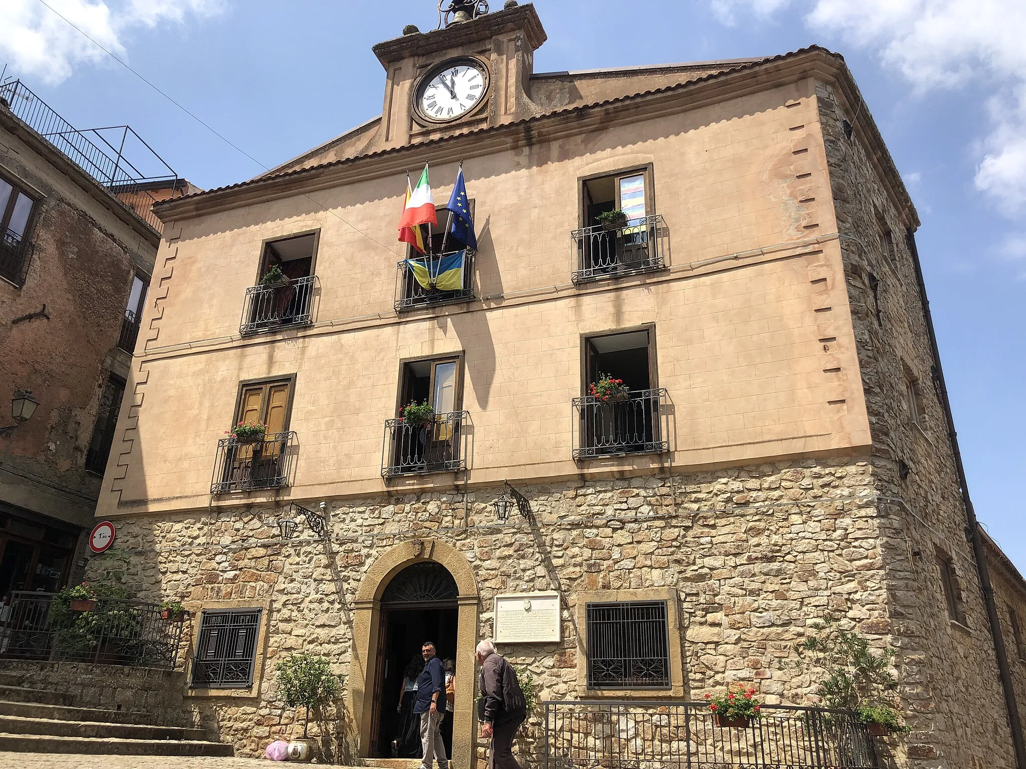 Photo showing: Municipio di San Mauro Castelverde