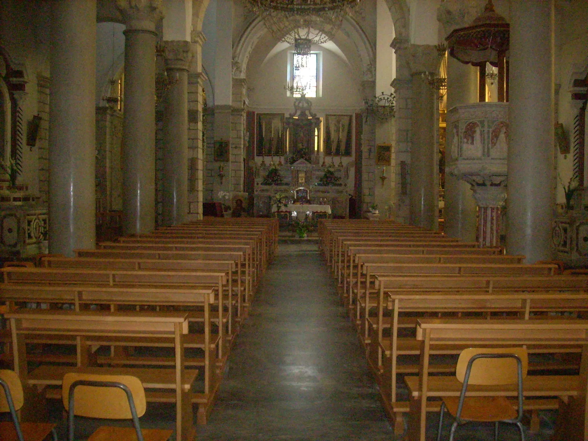 Photo showing: Interno Chiesa San Nicola Saponara