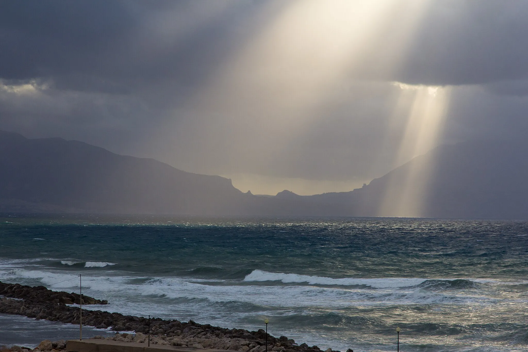 Photo showing: Thunderstorm over Tyrrhenian Sea