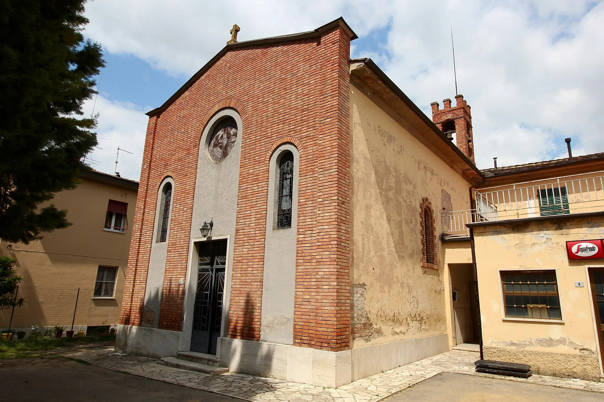 Photo showing: Church Sacro Cuore, Arbia, hamlet of Asciano, Province of Siena, Tuscany, Italy