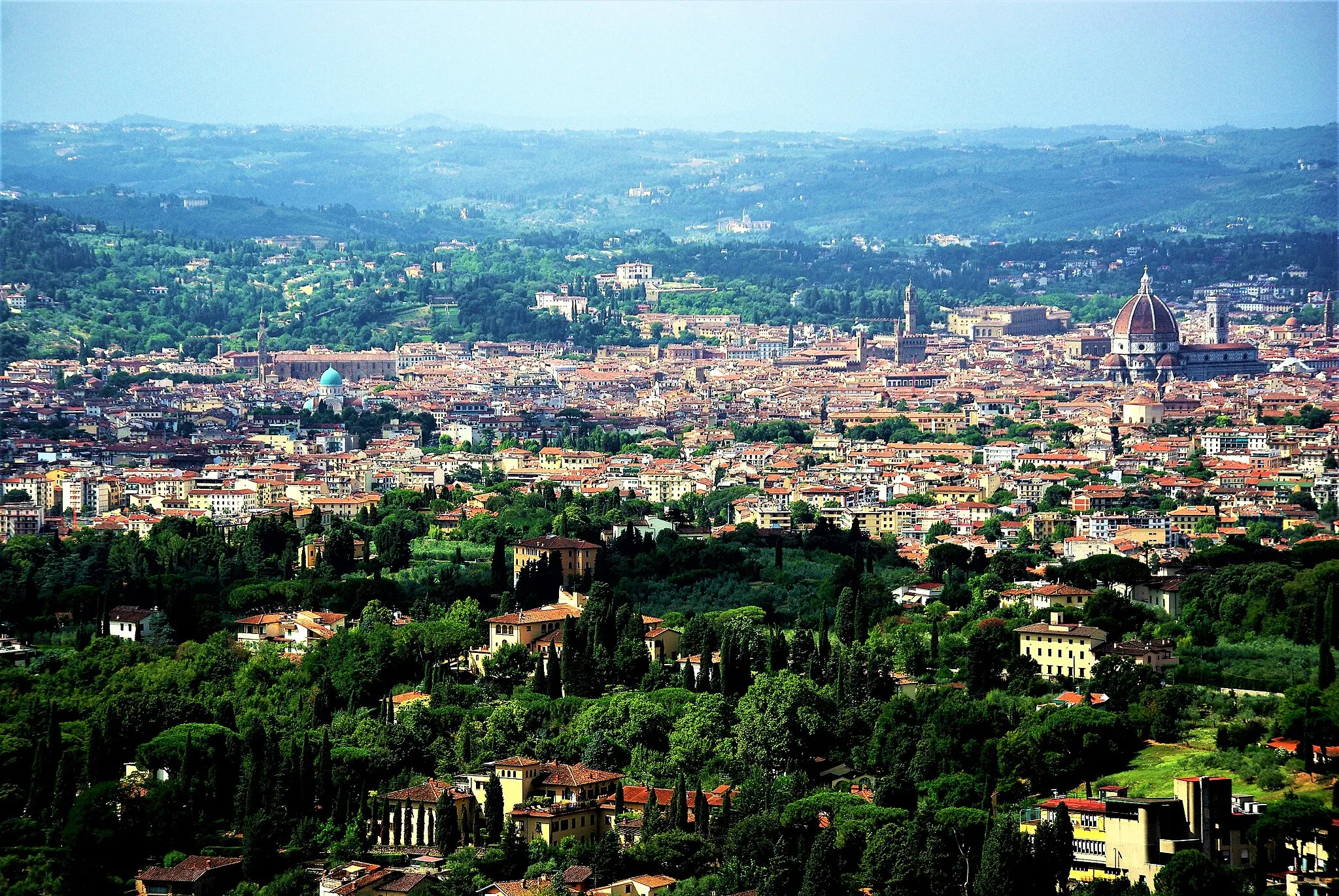 Photo showing: Florence vue depuis Fiesole : de droite à gauche, le Duomo, le Palazzo Vecchio et la Grande synagogue aux coupoles vertes