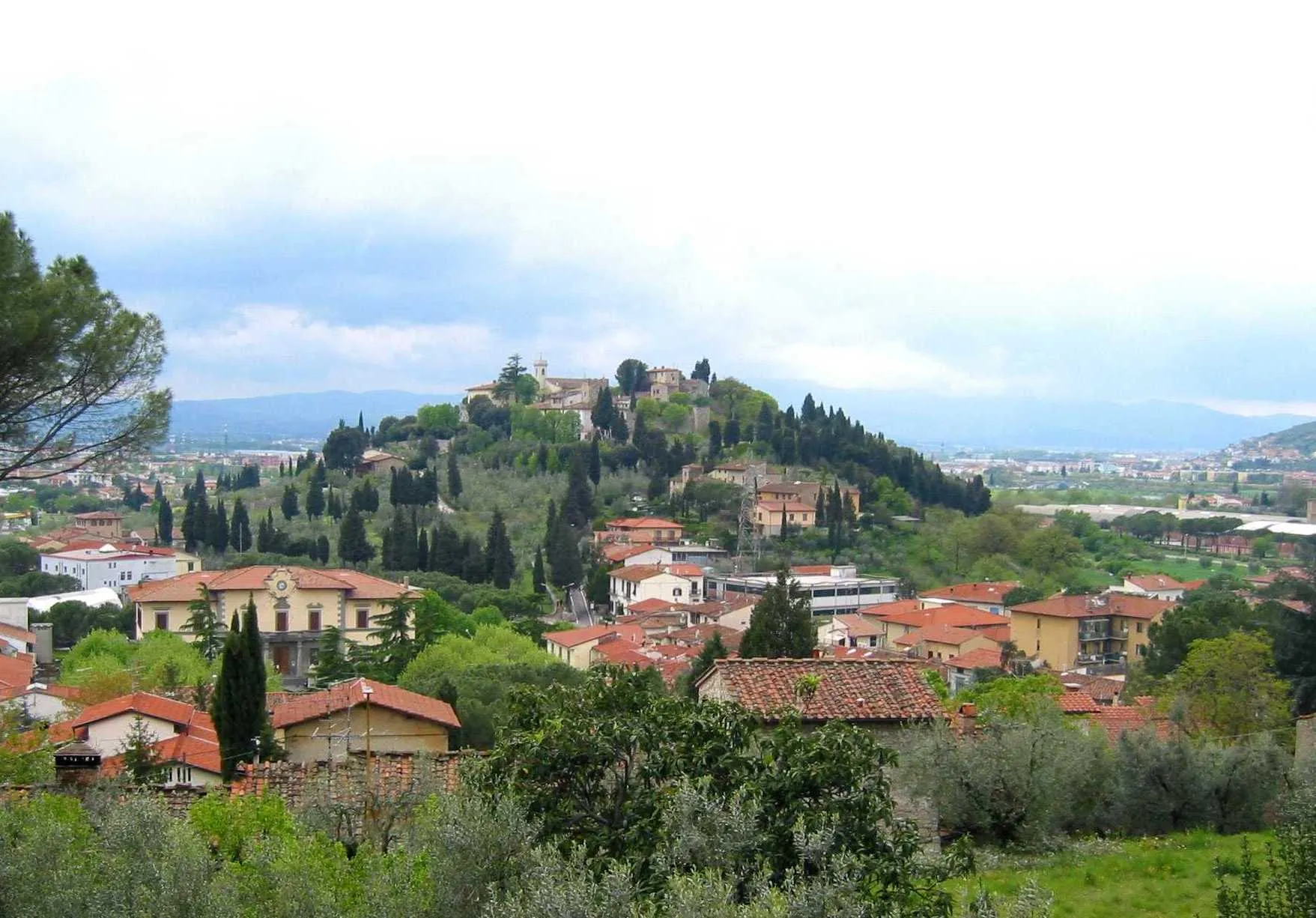 Photo showing: Sight of Calenzano.