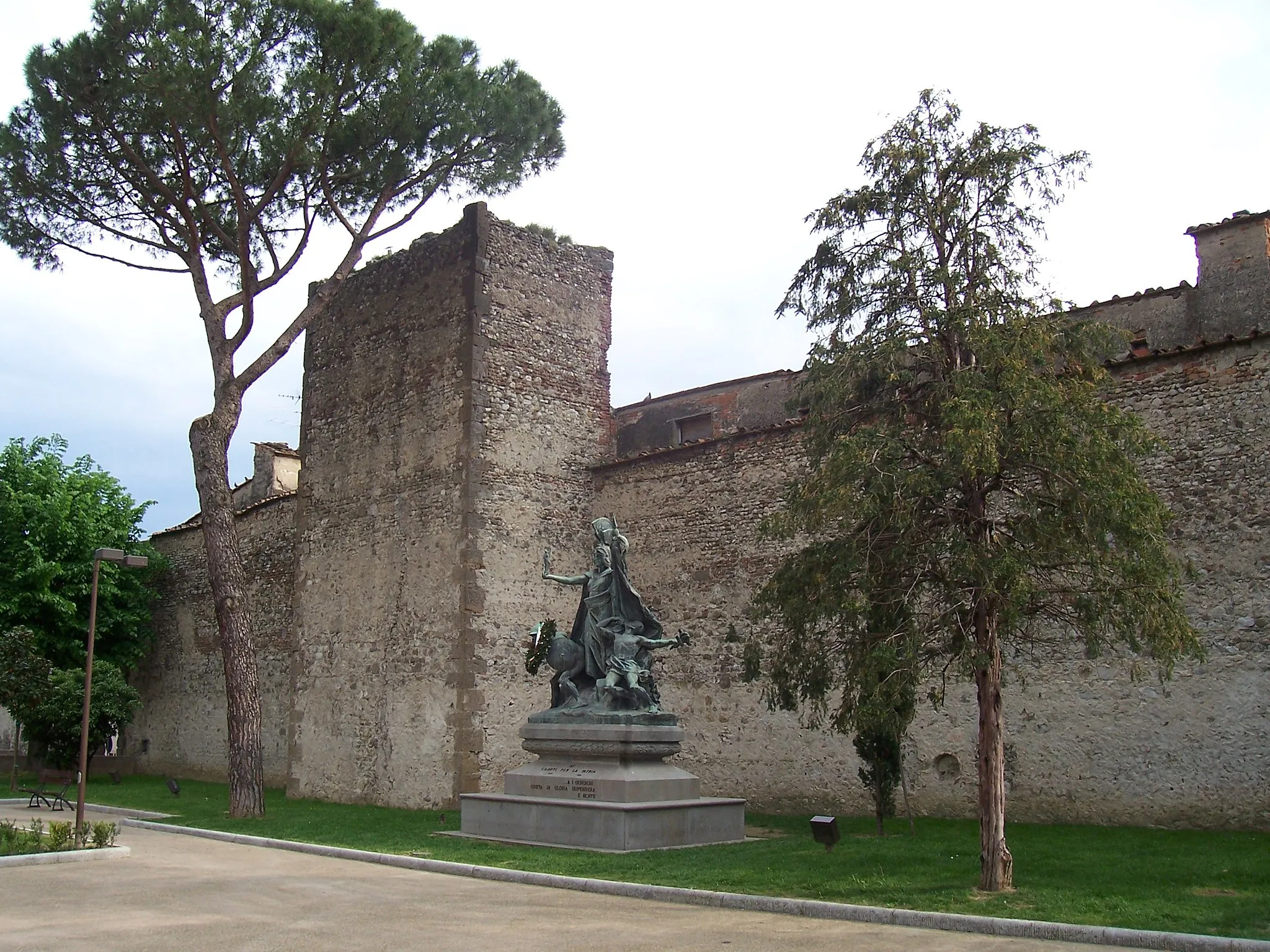 Photo showing: Mura di Campi Bisenzio, part nord