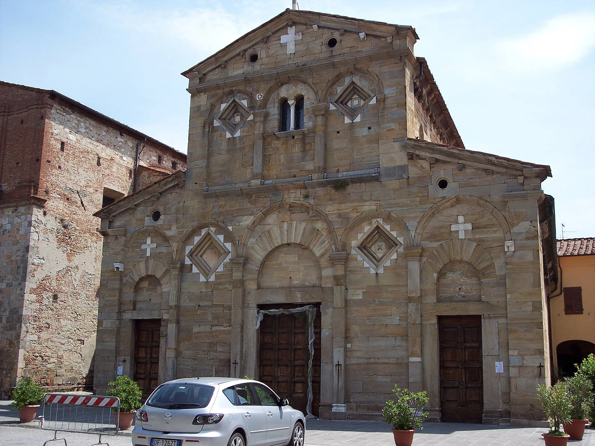 Photo showing: Pieve di Santa Maria a Cascina, PI, in stile Romanico Pisano