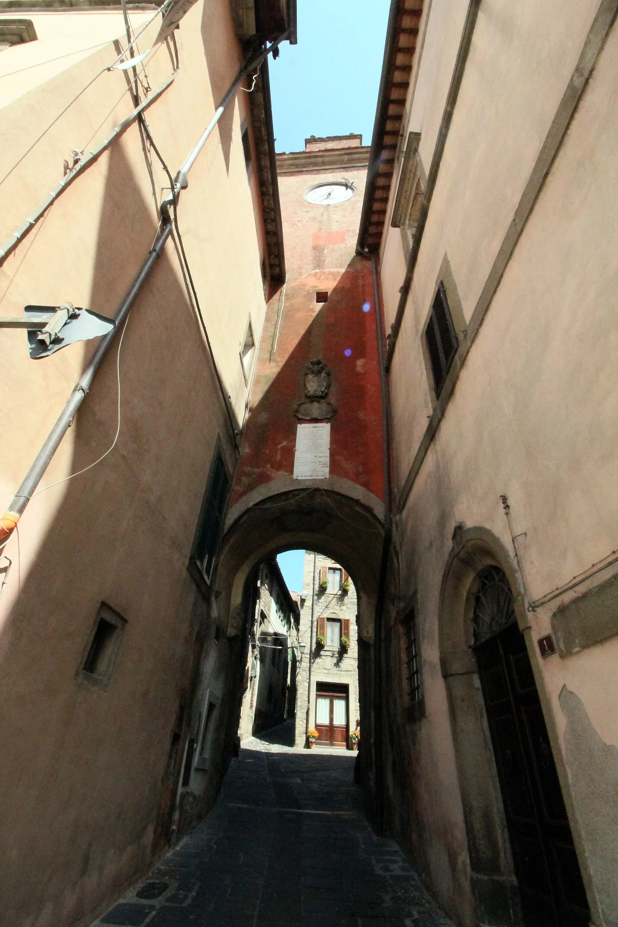 Photo showing: City Gate Porta Pianese, also called Torre dell’Orologio or Porta dell’Orologio, in Castel del Piano, Province of Grosseto, Tuscany, Italy