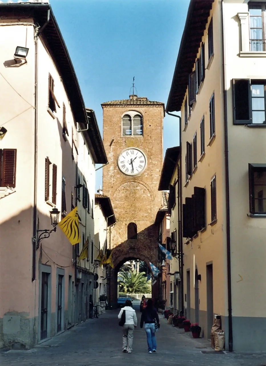Photo showing: Castelfranco di Sotto, Province Pisa, Tuscany, Italy - Torre medievale con Porta San Pietro