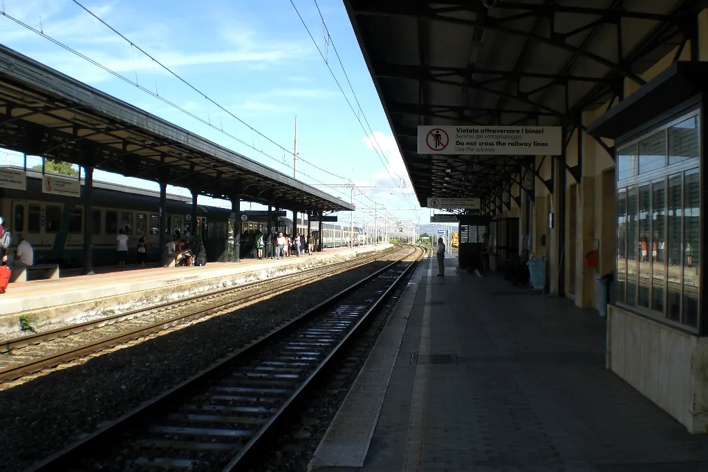 Photo showing: Interno della stazione ferroviaria.