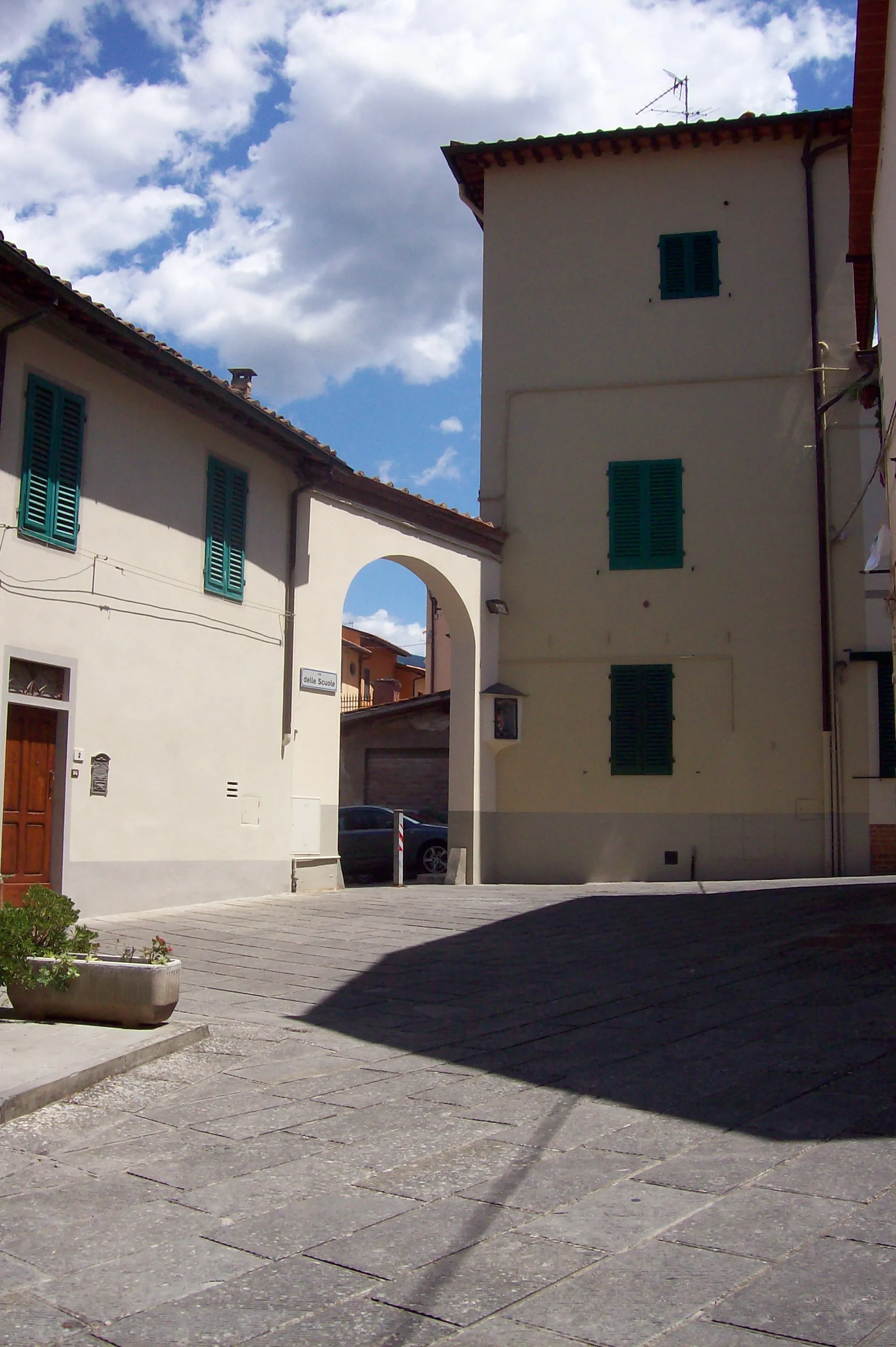 Photo showing: Faella, Arezzo - Arco
