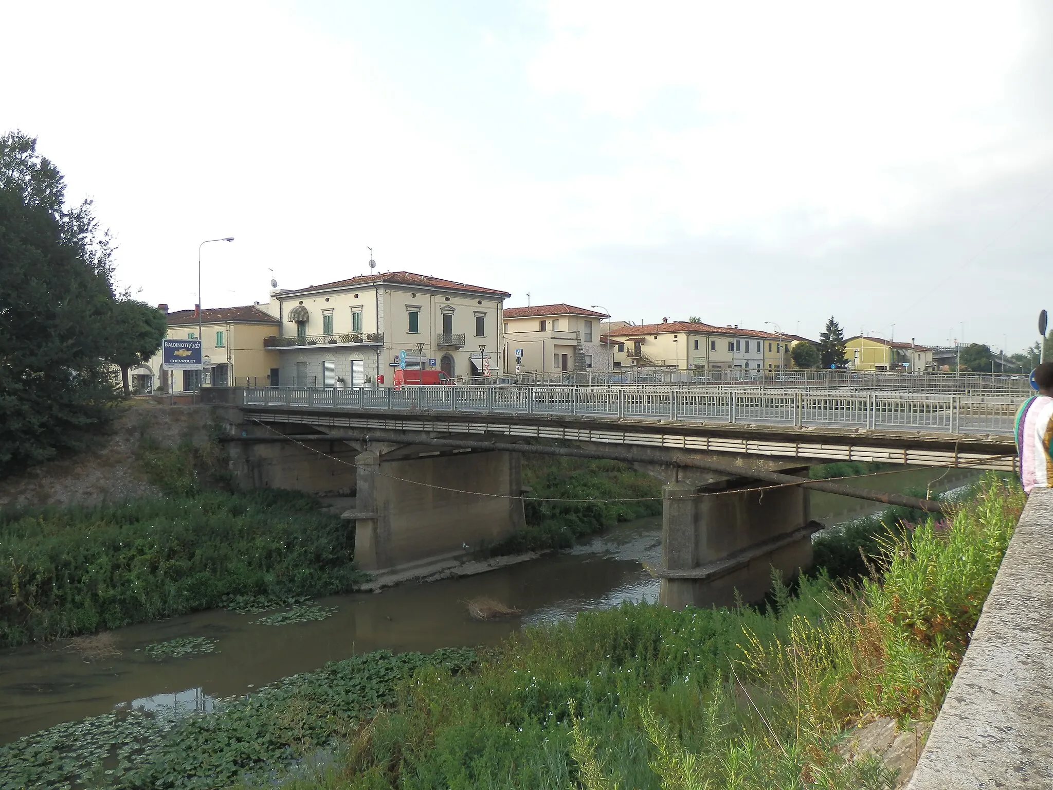 Photo showing: Canale emissario. Fornacette (Pisa, I-56012).