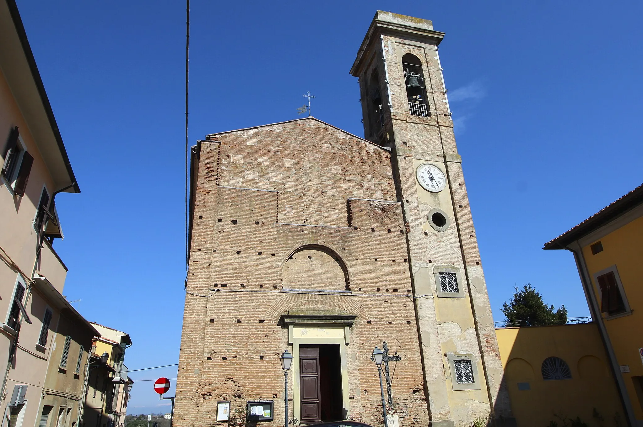 Photo showing: Church Santi Giorgio e Jacopo, Montecalvoli, hamlet of Santa Maria a Monte, Province of Pisa, Tuscany, Italy