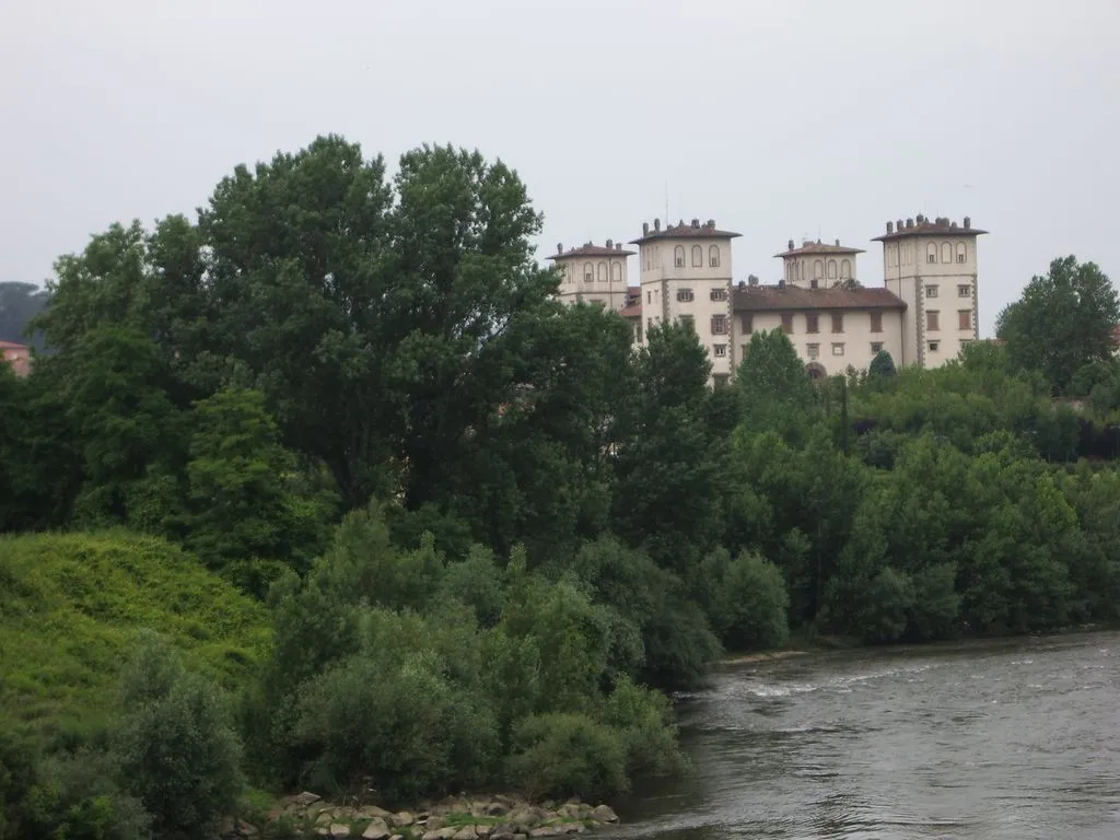 Photo showing: Montelupo Fiorentino - villa medicea e fiume Arno