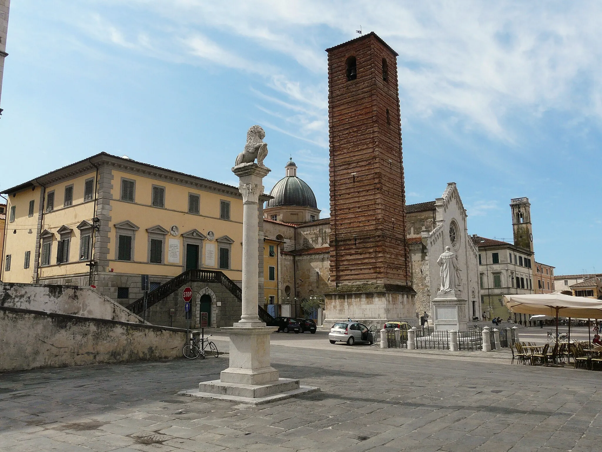 Photo showing: Piazza del Teatro, Pietrasanta, Toscana, Italia