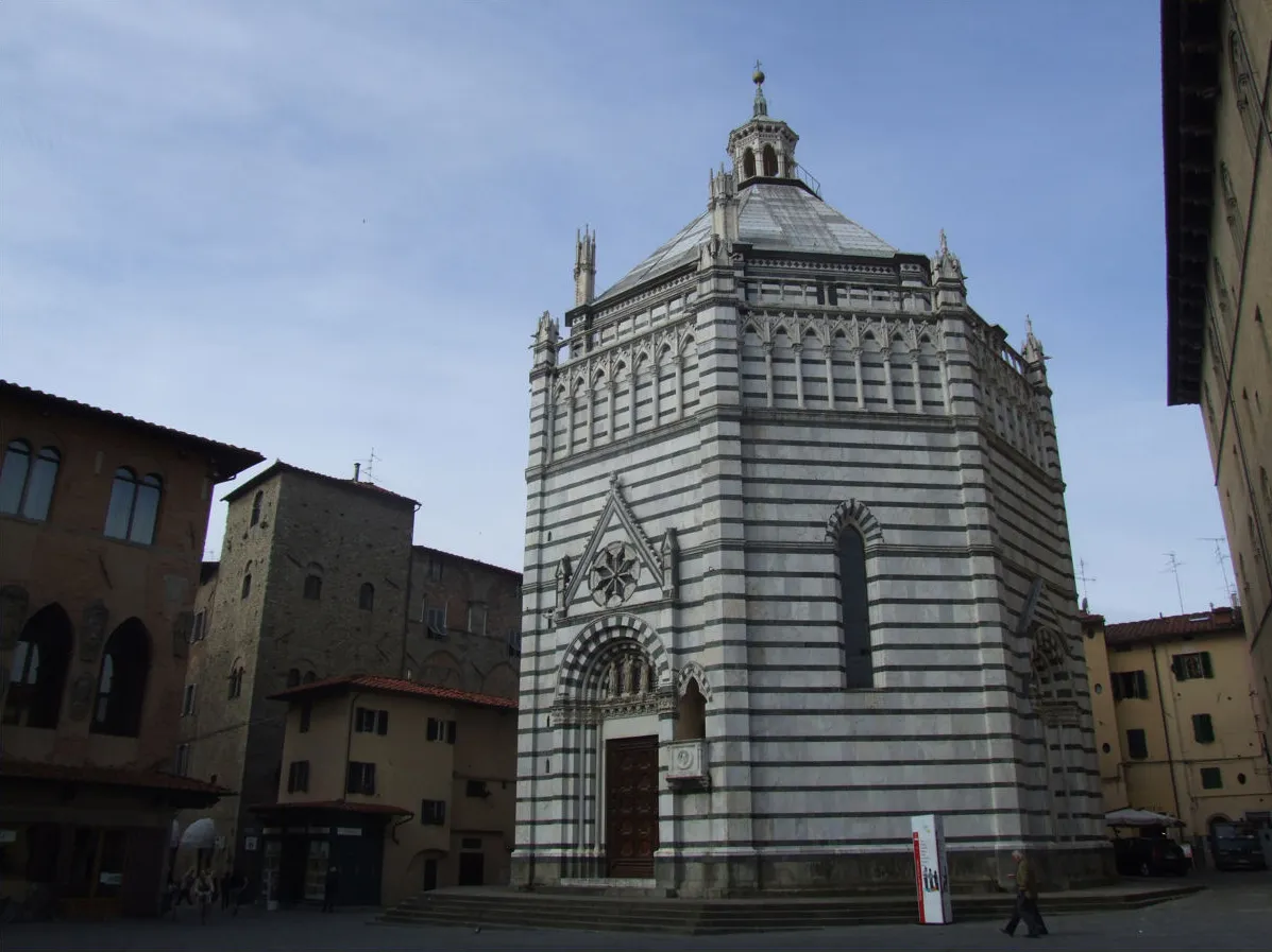 Photo showing: Cattedrale di San Zeno, Pistoia, Italy - Baptistry