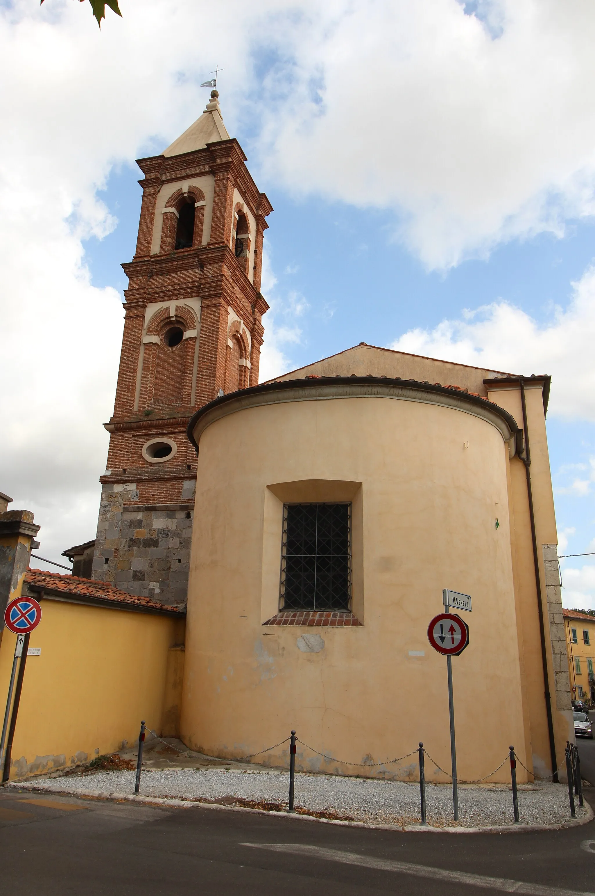 Photo showing: Church San Michele Arcangelo, Pontasserchio, hamlet of San Giuliano Terme, Province of Pisa, Tuscany, Italy