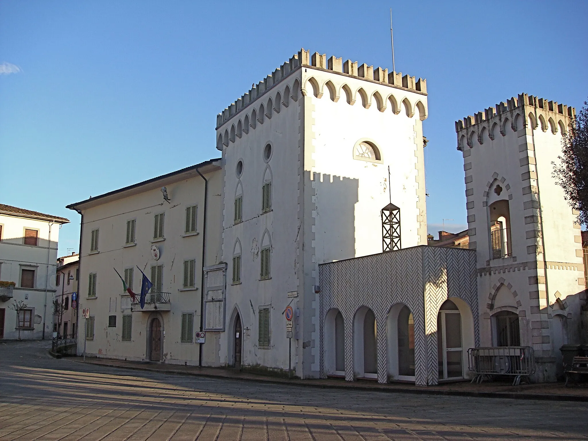 Photo showing: Il Municipio di Ponte Buggianese (Provincia di Pistoia, Italia) nella piazza principale