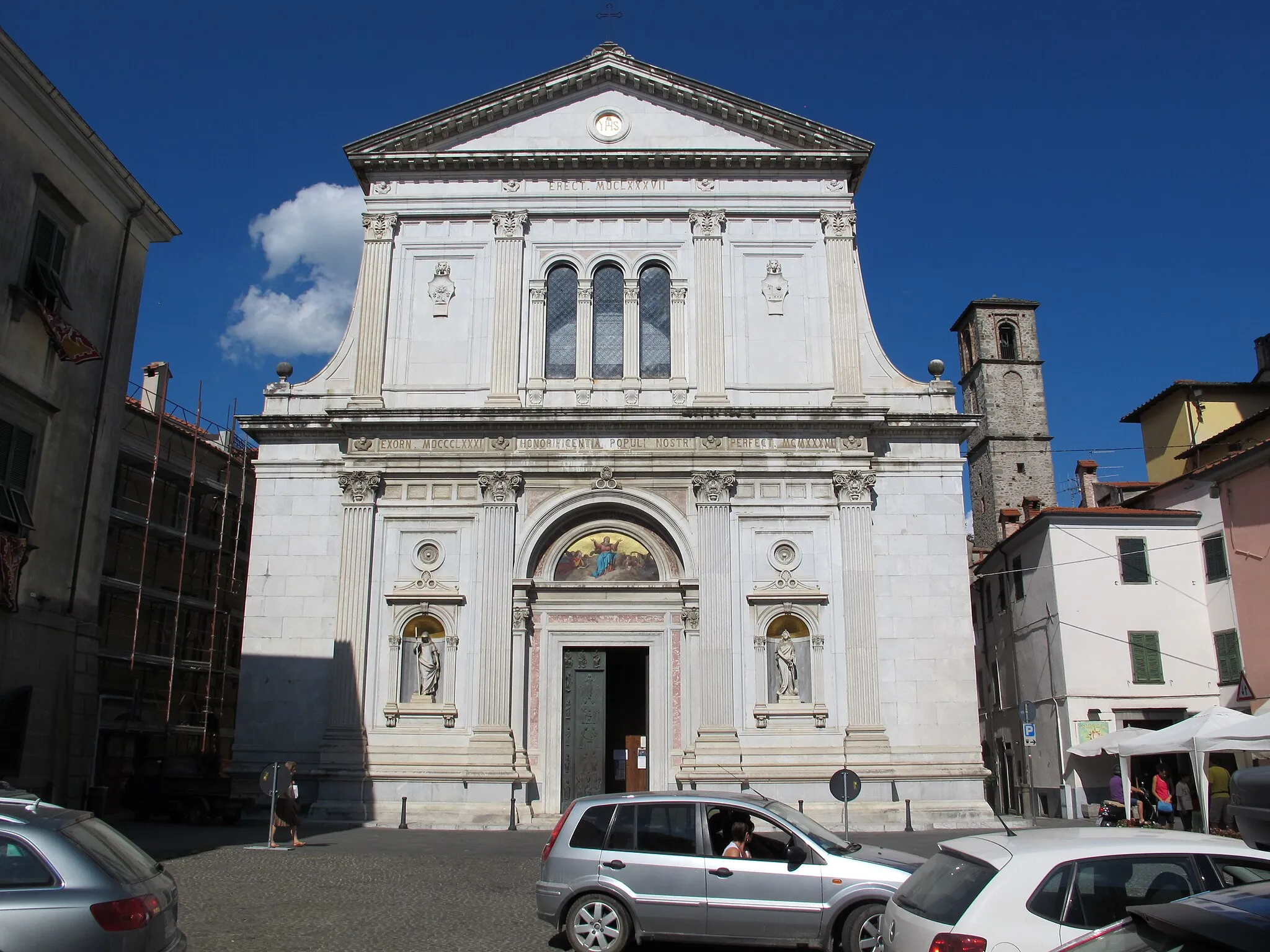 Photo showing: Duomo di pontremoli, facciata