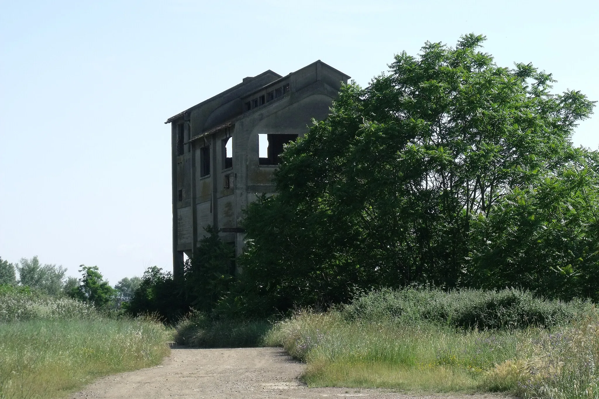 Photo showing: Cernita Building in Ribolla, hamlet of Roccastrada, Province of Grosseto, Maremma Area, Tuscany, Italy