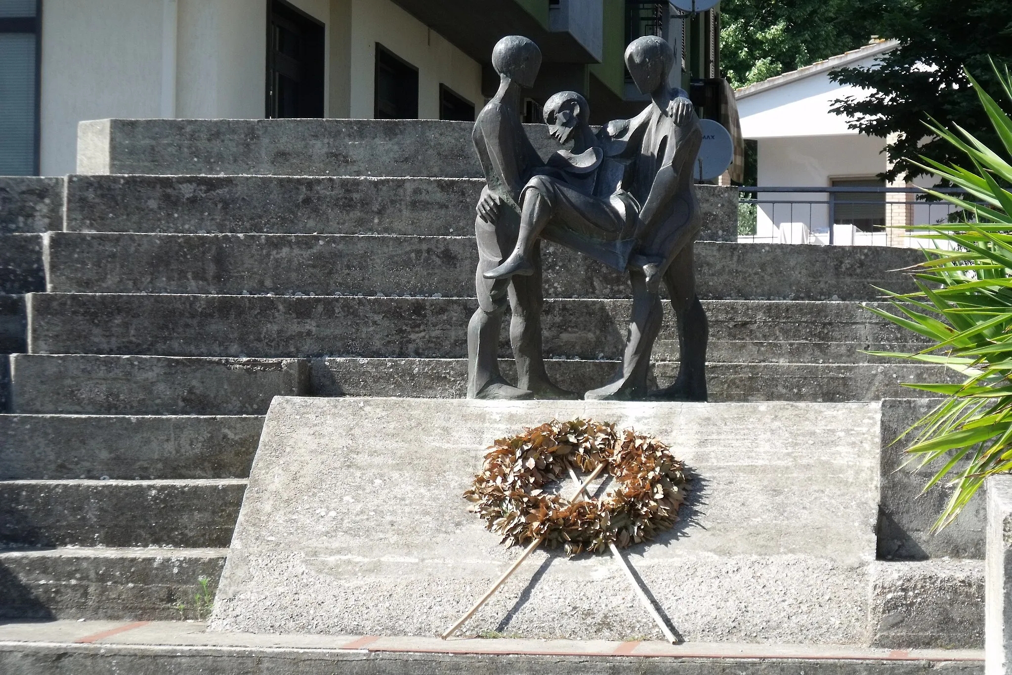 Photo showing: Miners Monunment (Monumento al minatore) from Vittorio Basaglia (1936–2005) in Ribolla, hamlet of Roccastrada, Province of Grosseto, Maremma Area, Tuscany, Italy