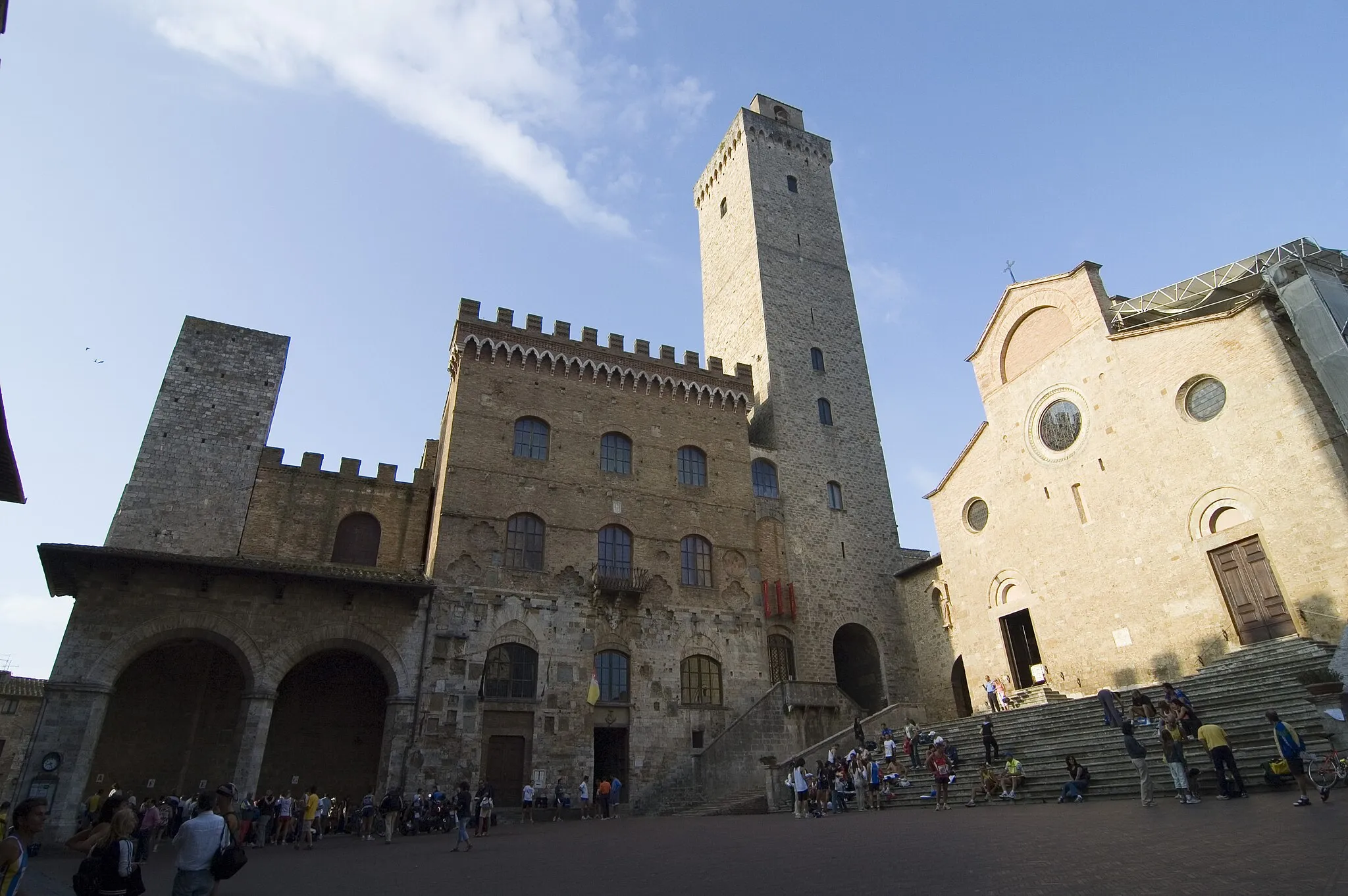 Photo showing: Collegiata e Palazzo del Popolo in San Gimignano - Italia.