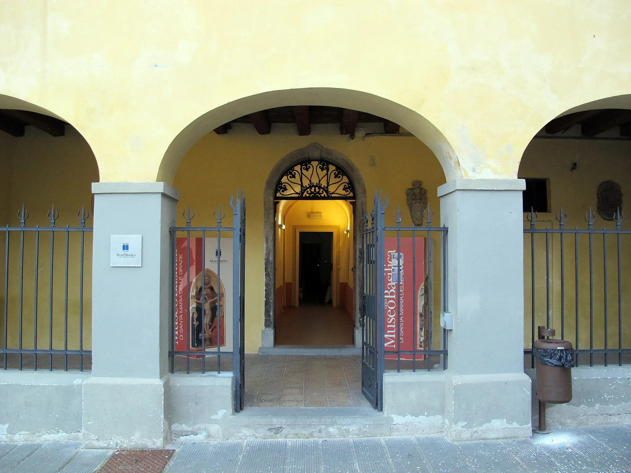 Photo showing: Museo della basilica di santa maria delle grazie, s.g. valdarno, ingresso