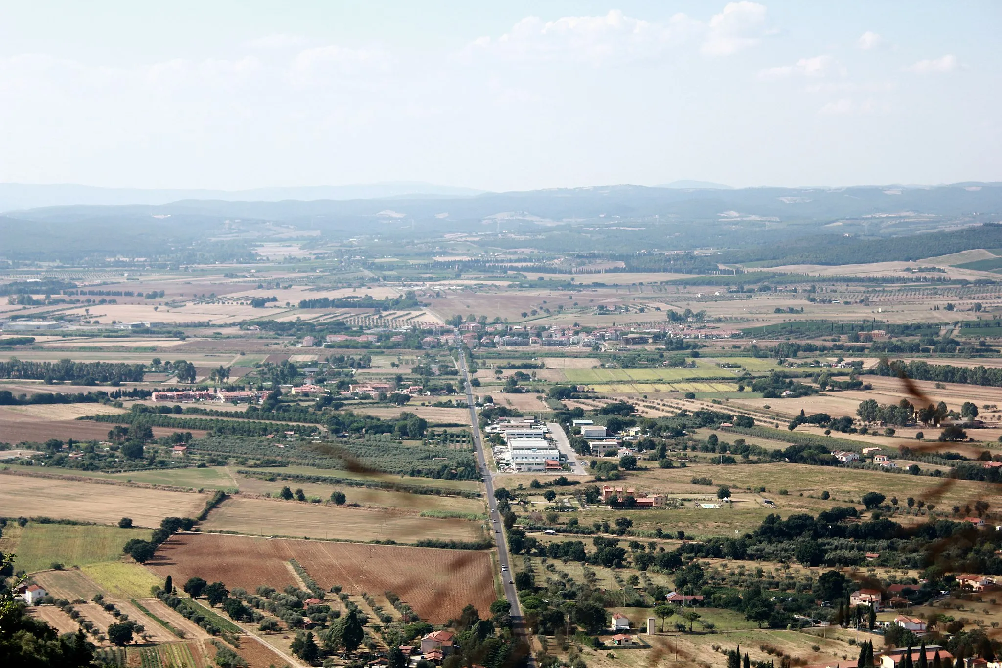 Photo showing: View of Scarlino Scalo, Grosseto, Tuscany