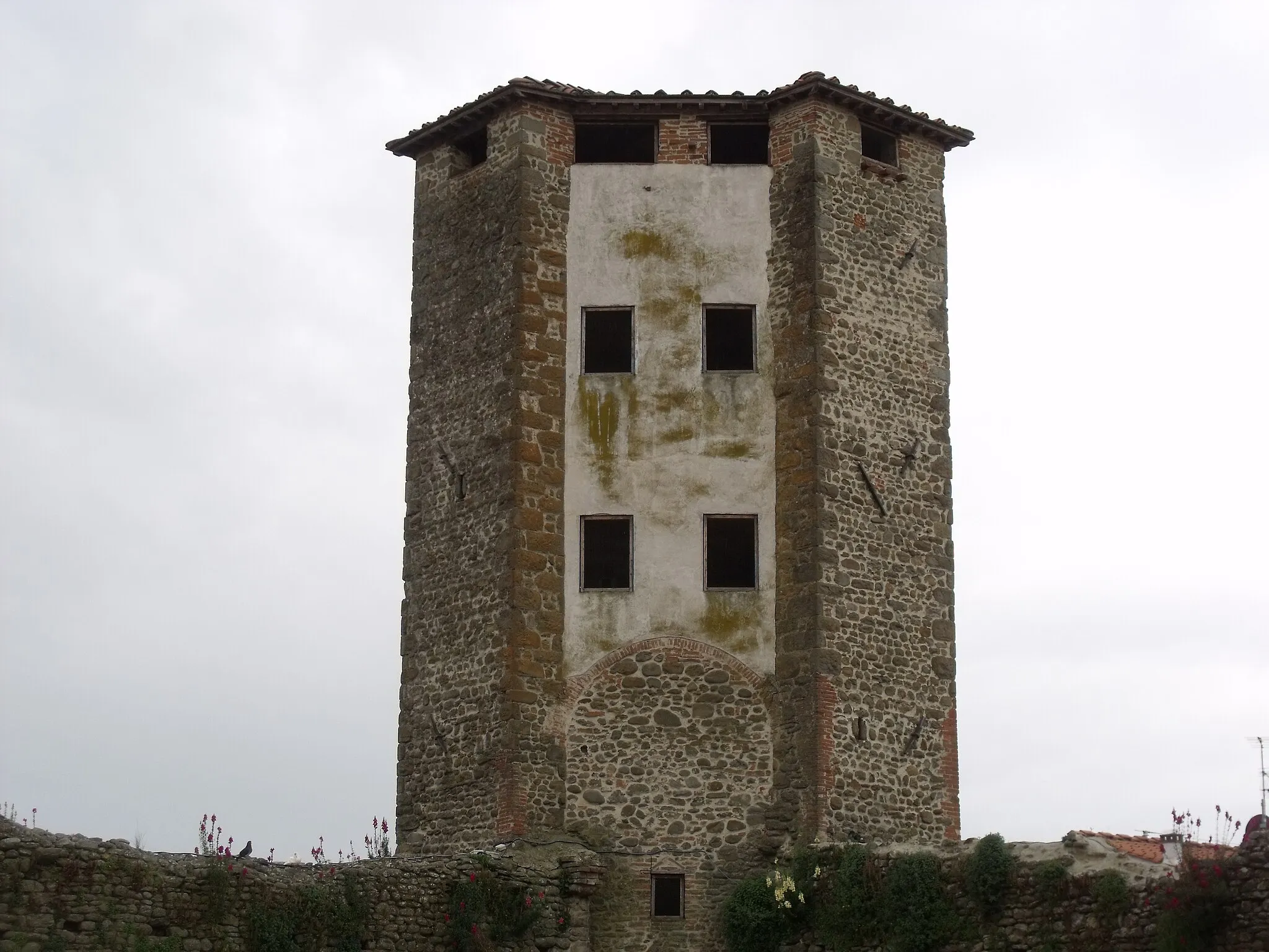 Photo showing: City Walls of Terranuova Bracciolini, Valdarno, Province of Arezzo, Tuscany, Italy