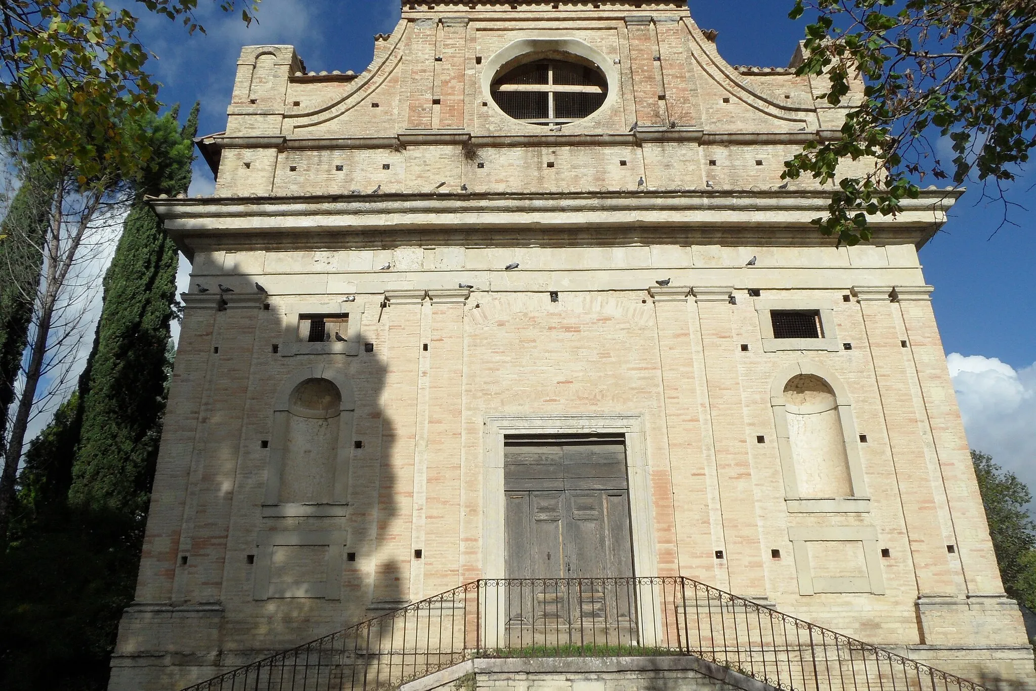 Photo showing: Madonna della Rosa -Str. M.ti Martani - Bevagna (PG)