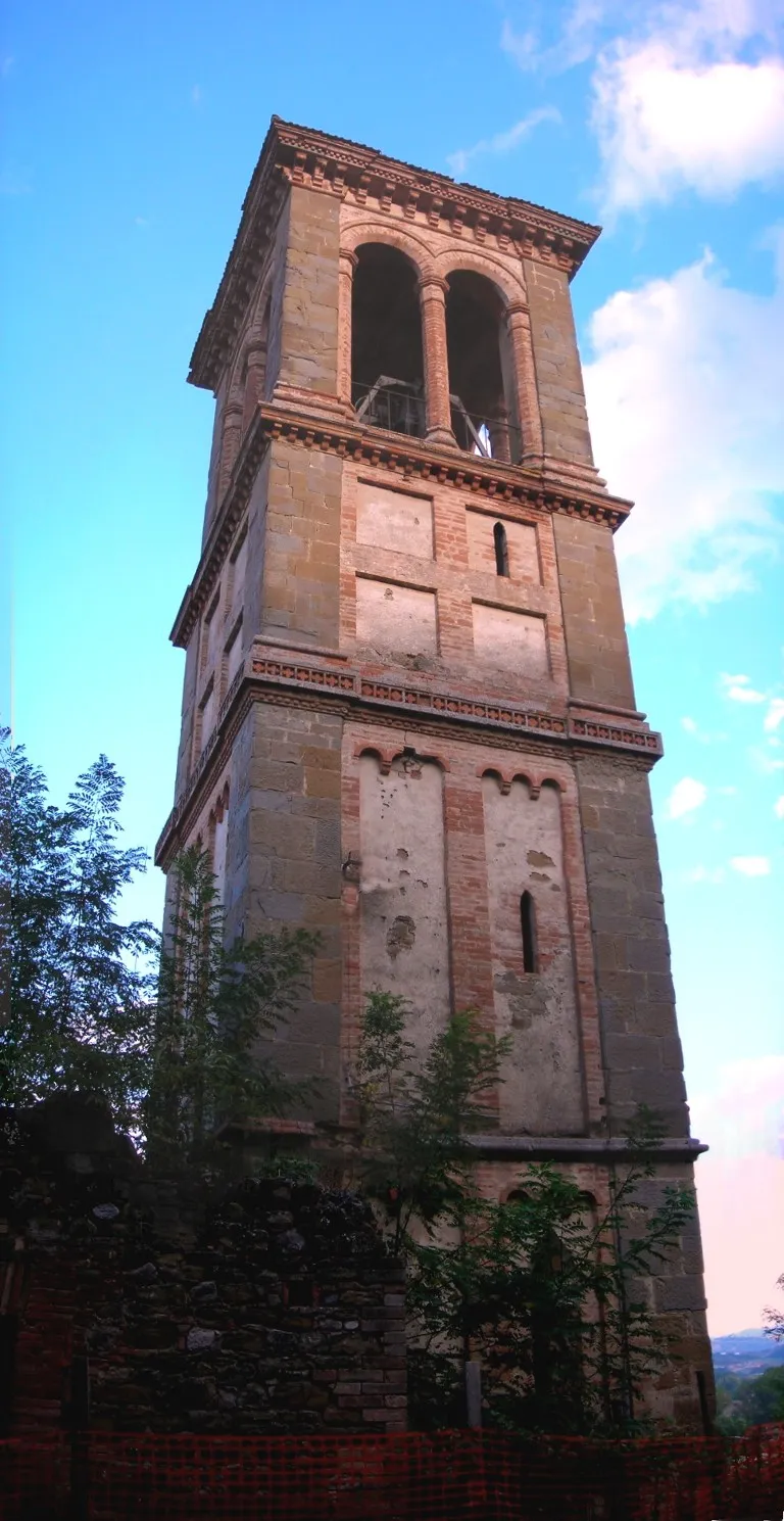 Photo showing: Belltower of Ponte Pattoli, Perugia, Ubria, Italy