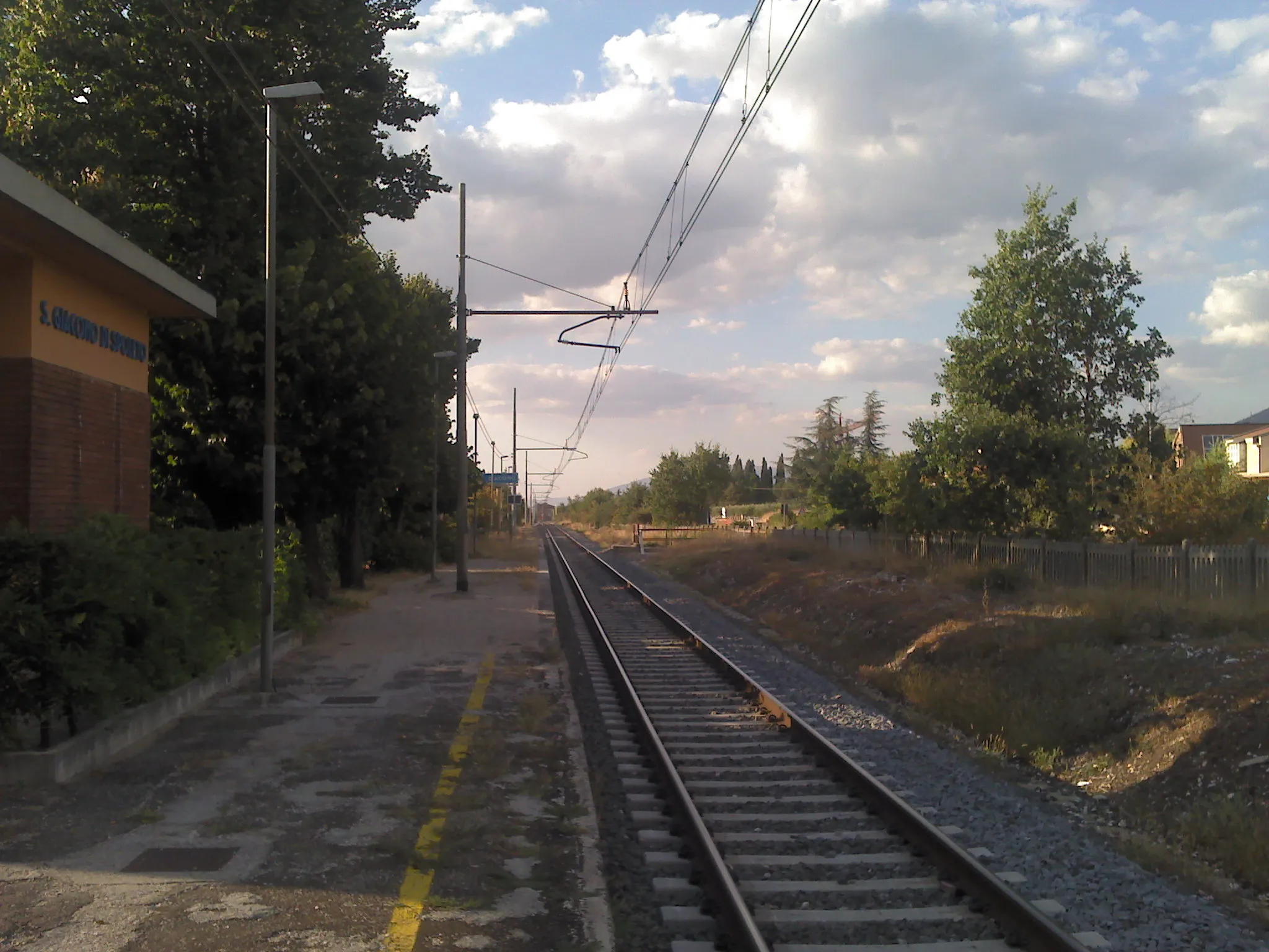Photo showing: Stazione di San Giacomo di Spoleto (foto del 2011)