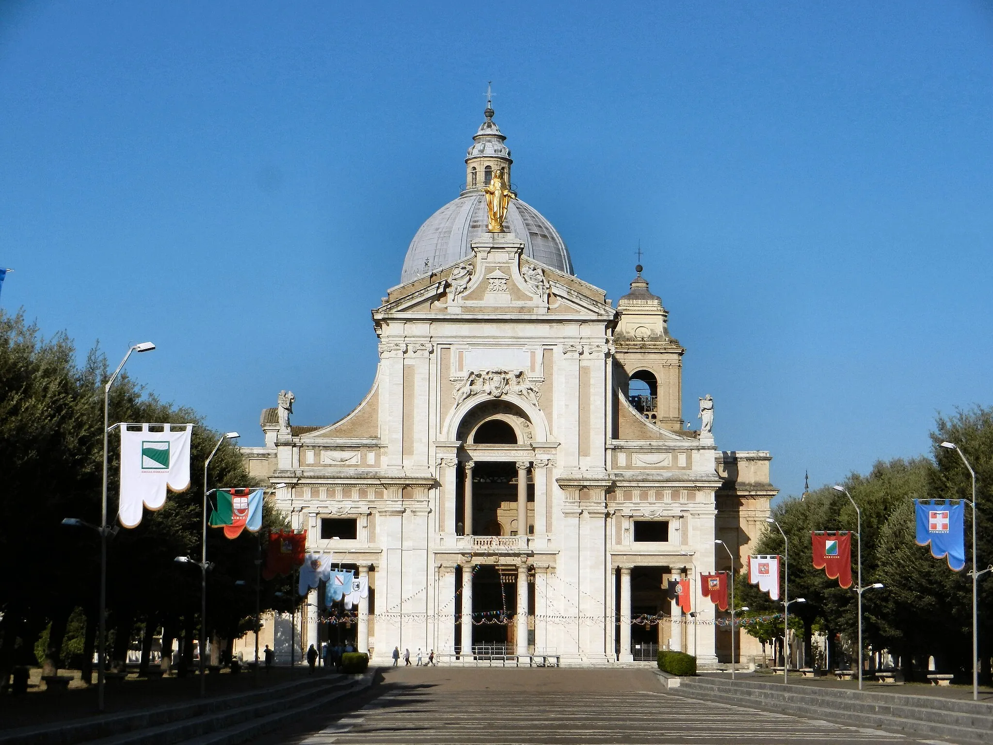 Photo showing: Assisi, Italy, facade of the Basilica of St. Mary of the Angels