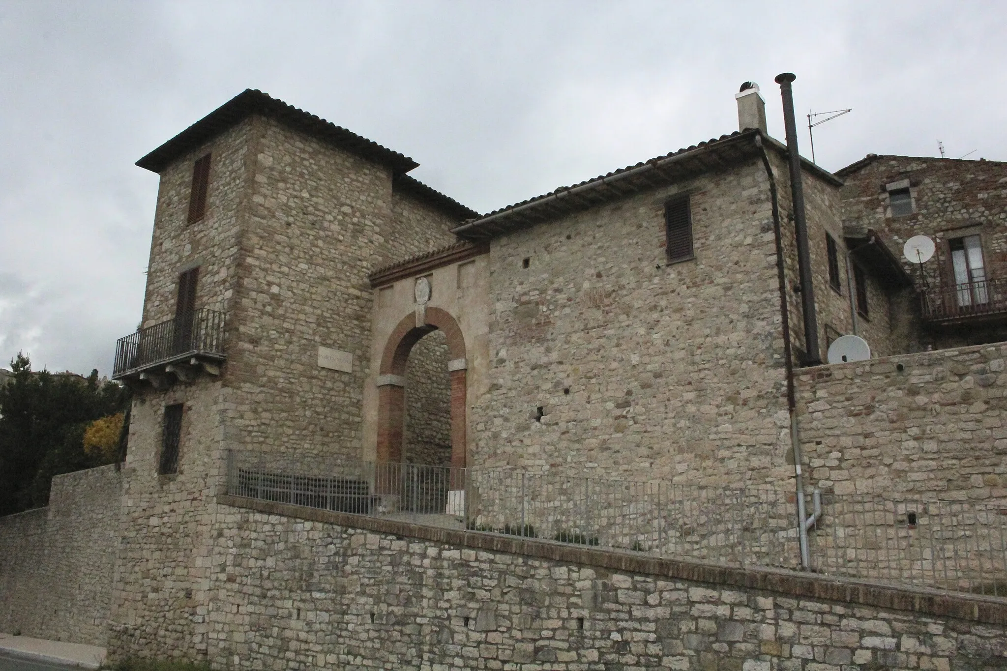 Photo showing: Porta Nuova, City Gate of Todi, Province of Perugia, Umbria, Italy