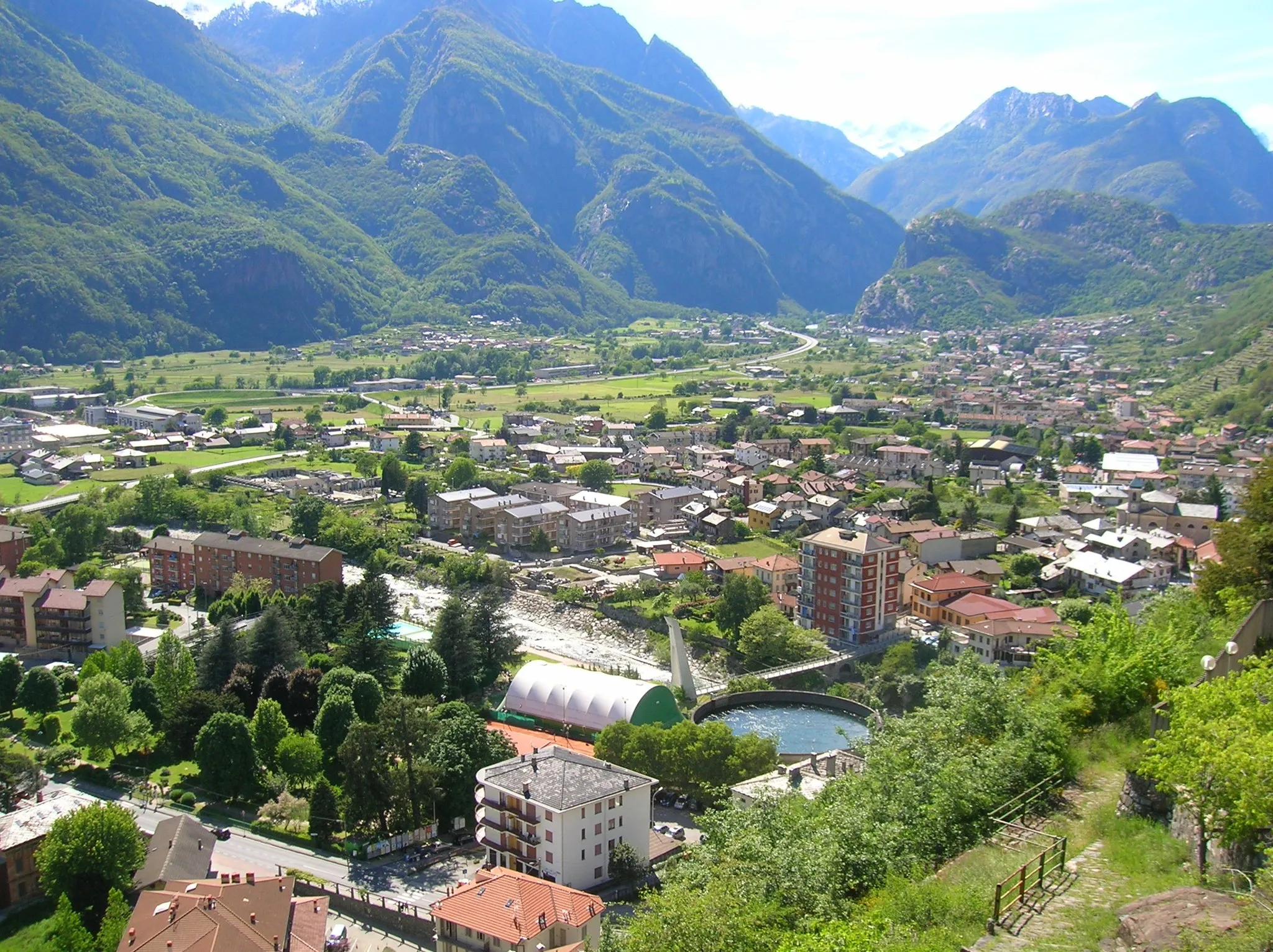 Photo showing: Panorama di Pont Saint Martin, Valle d'Aosta, Italia.