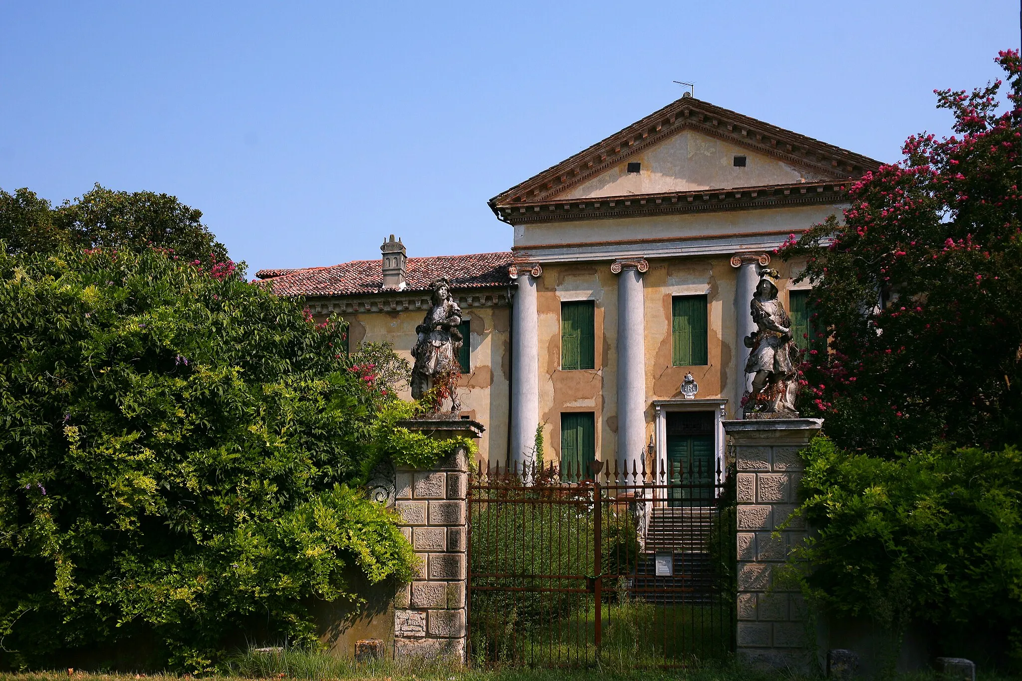 Photo showing: Villa Rigoni Savioli ad Abano Terme, veduta di tre quarti