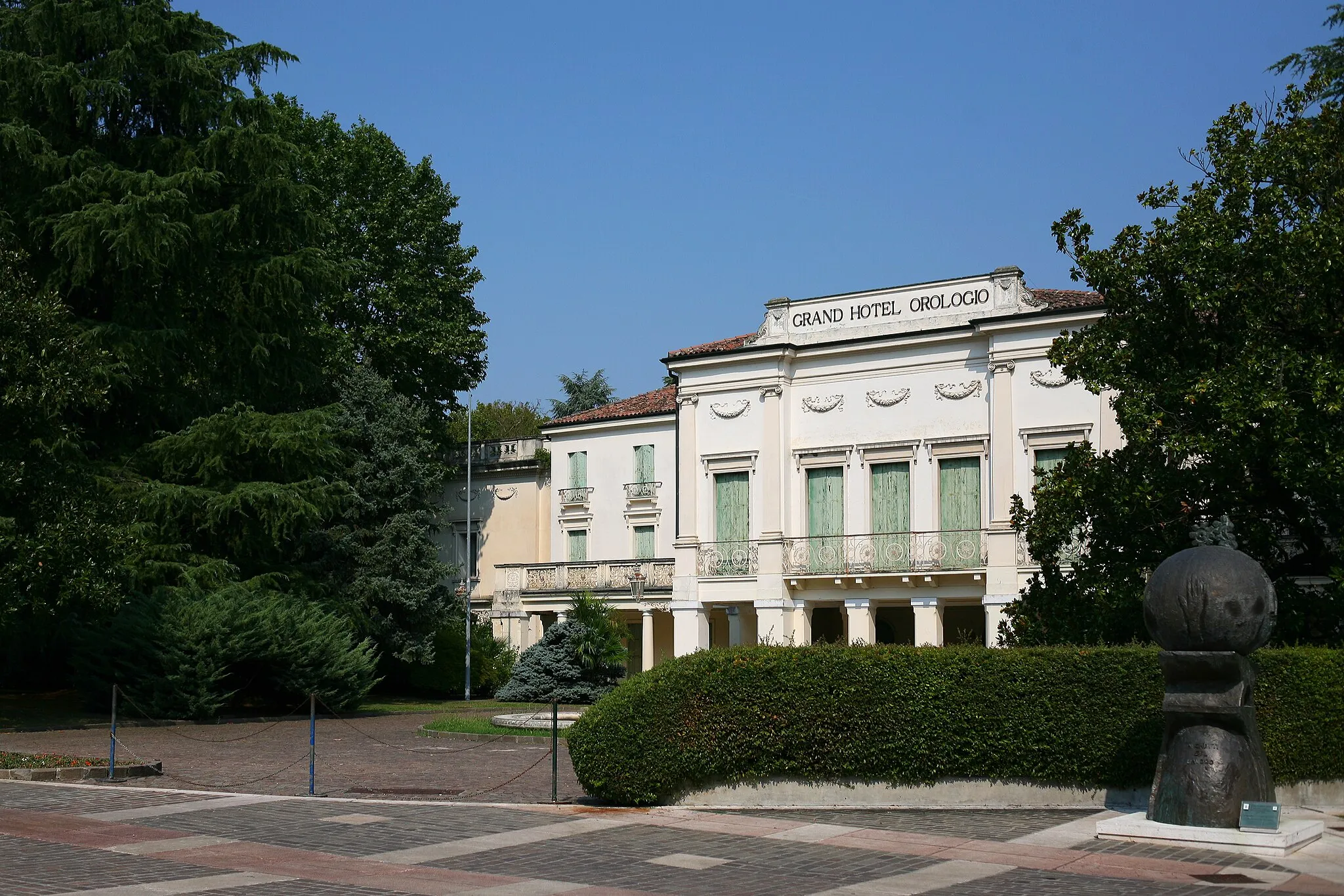 Photo showing: Grand Hotel Orologio ad Abano Terme, vista di tre quarti