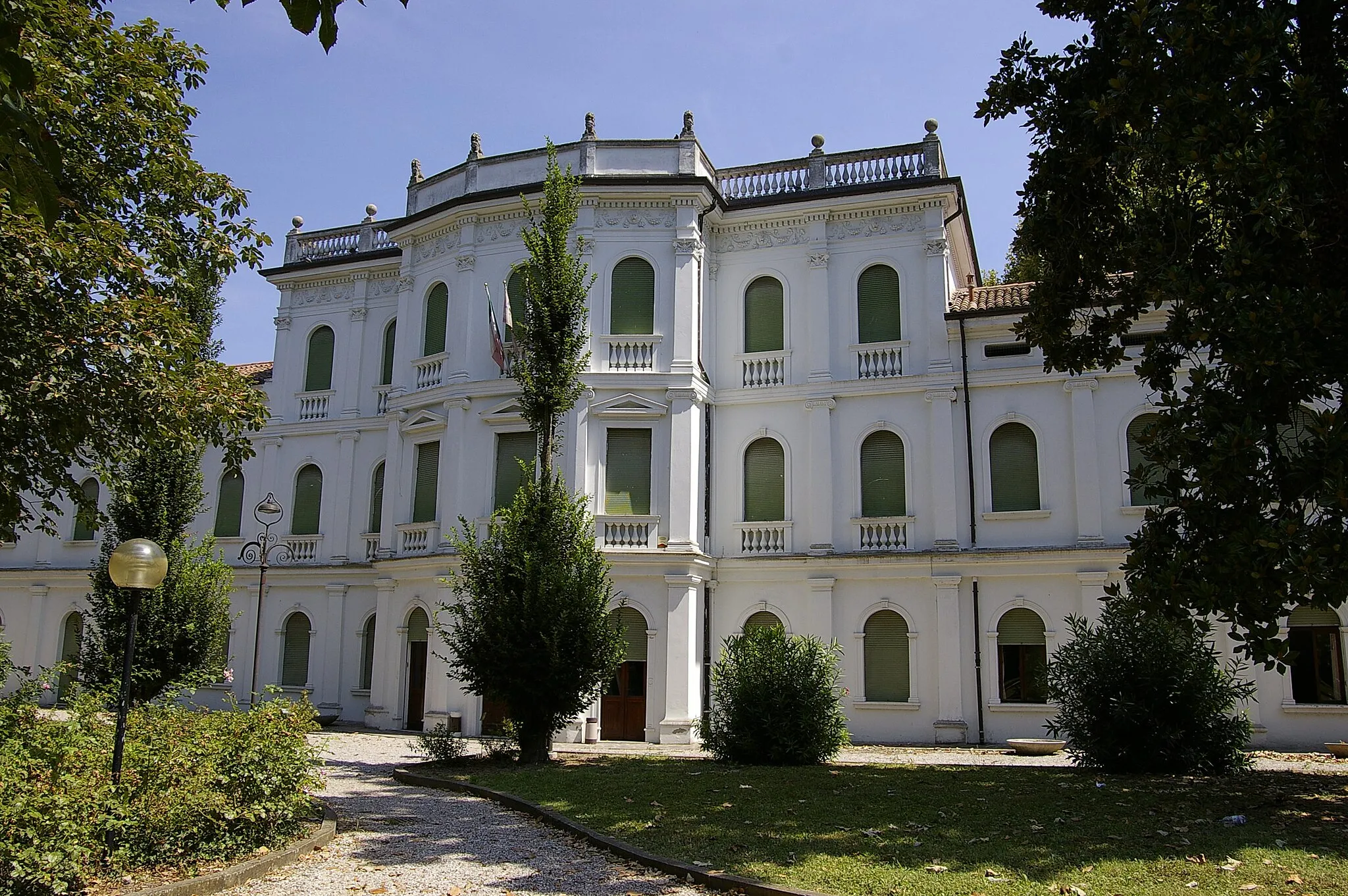 Photo showing: Adria: facciata di Villa Mecenati, attuale sede del conservatorio musicale.